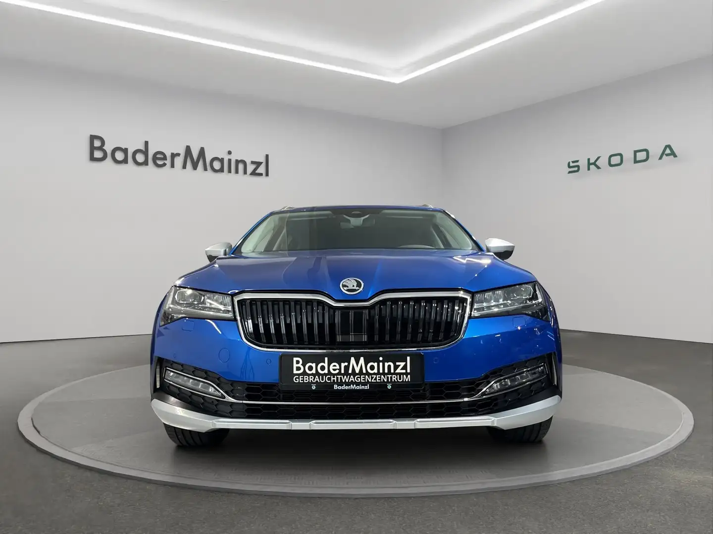 Skoda Superb Combi 2.0 TSI 4x4 Matrix Navi RFK SHZ Blau - 2