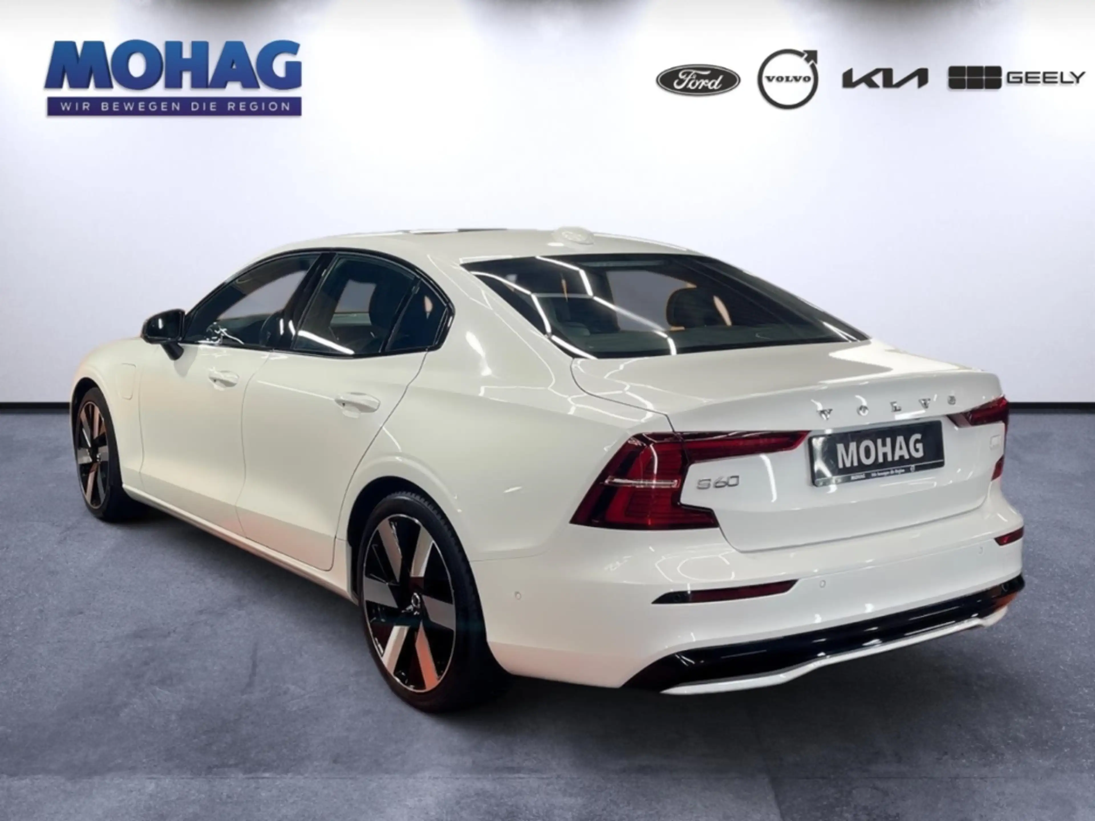 Volvo S60 Recharge T8 AWD Ultimate Dark - 360Grad AHK — photo 4