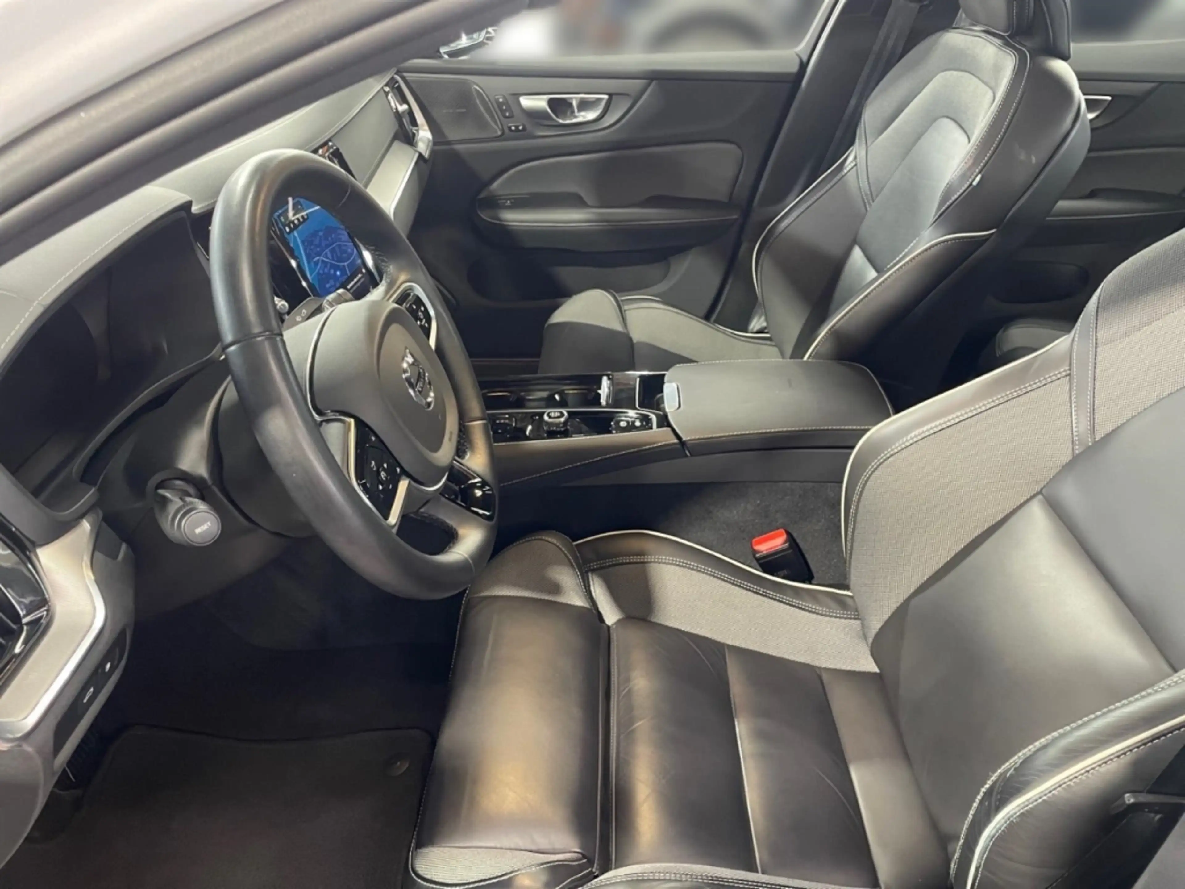 Volvo S60 Recharge T8 AWD Ultimate Dark - 360Grad AHK — photo 7