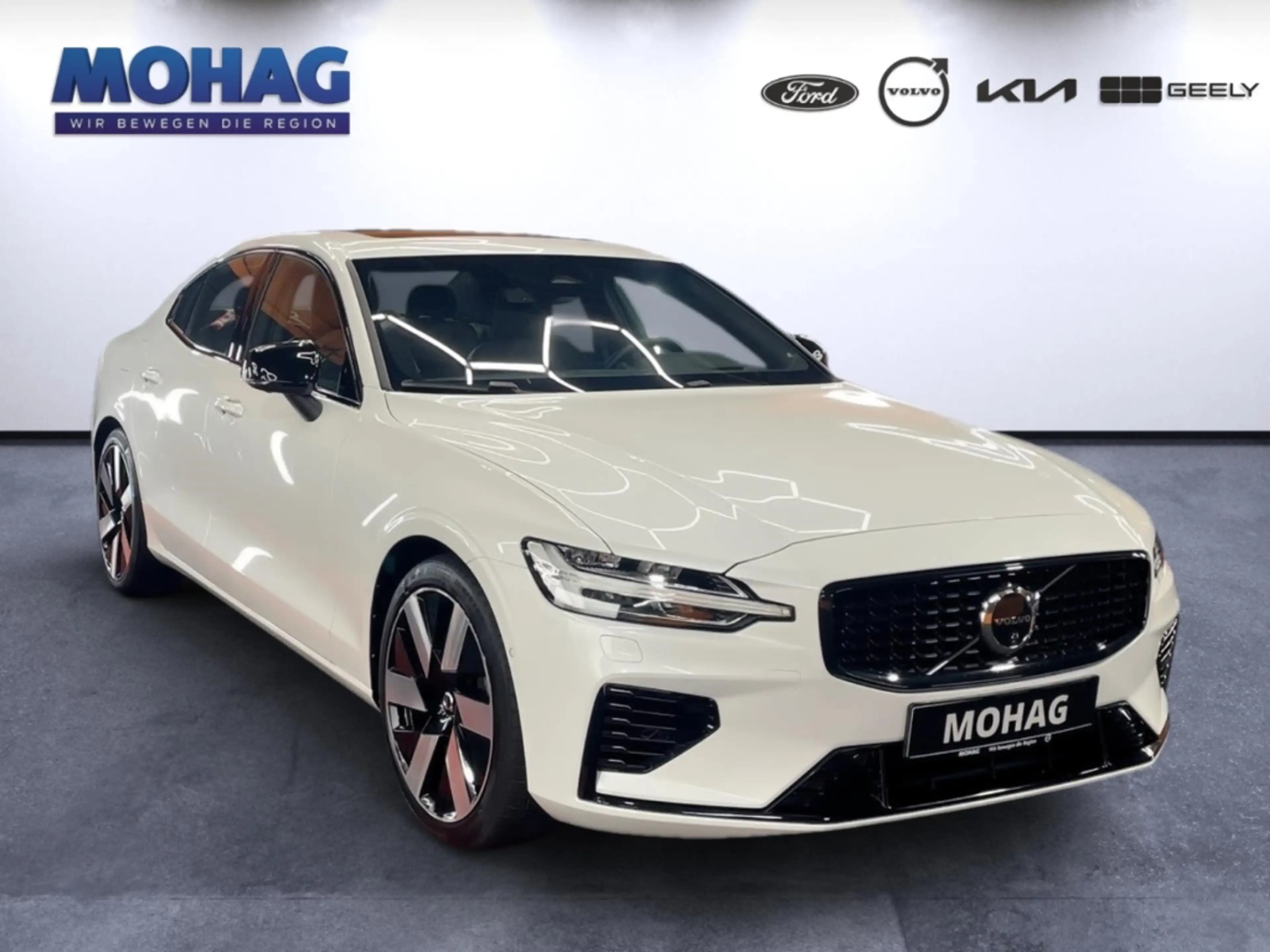 Volvo S60 Recharge T8 AWD Ultimate Dark - 360Grad AHK — photo 2