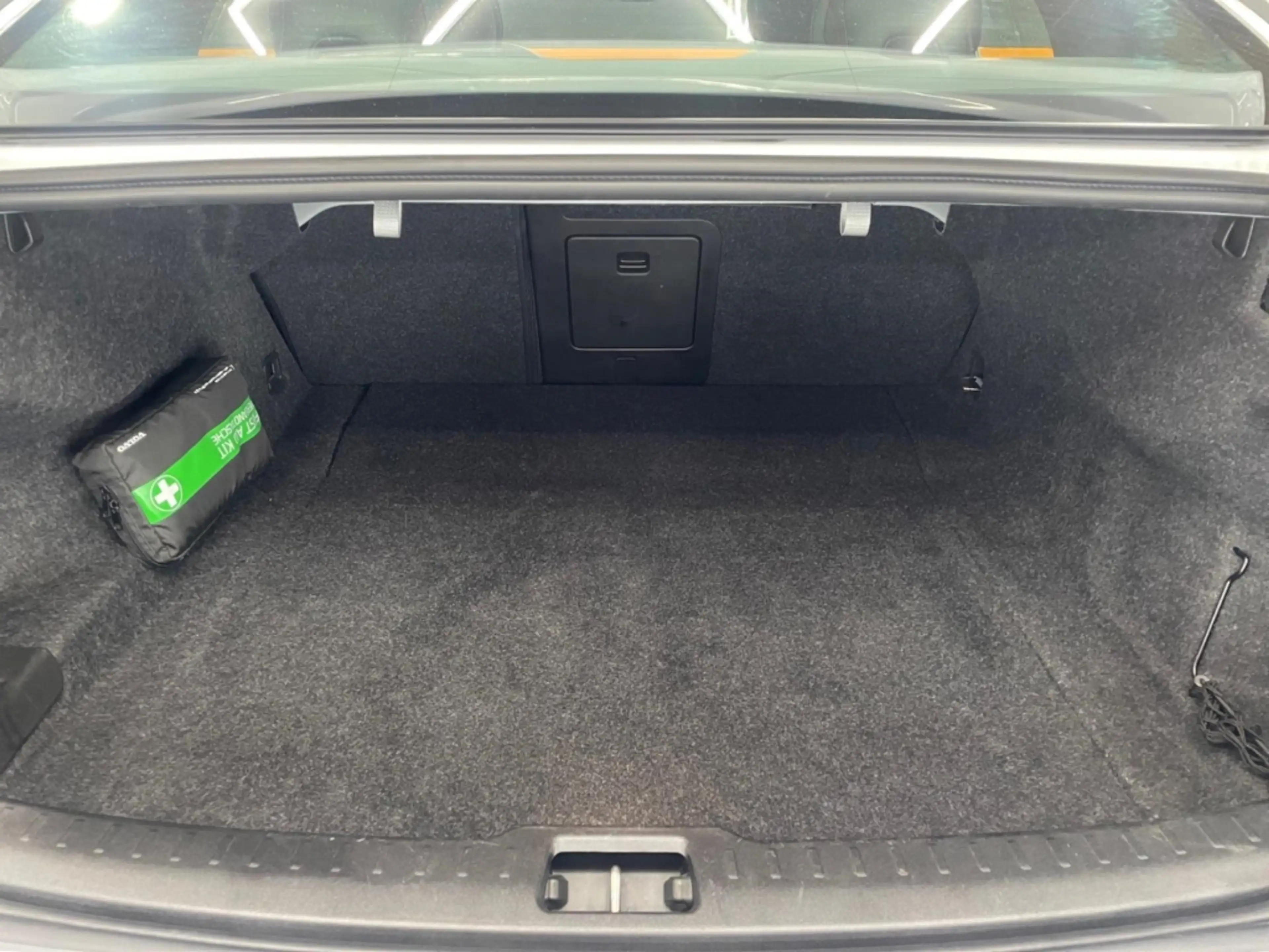 Volvo S60 Recharge T8 AWD Ultimate Dark - 360Grad AHK — photo 12