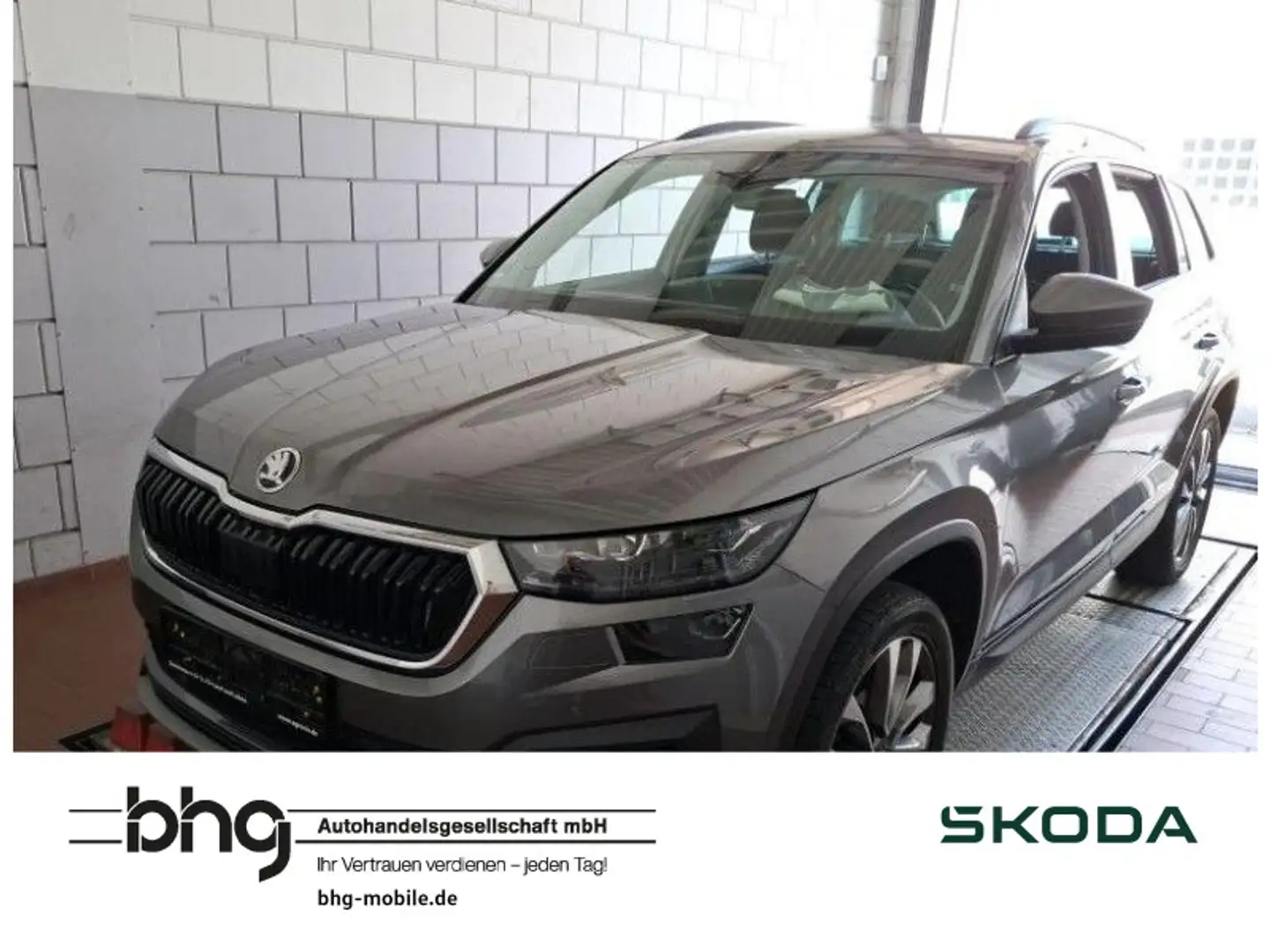 Skoda Kodiaq 2.0 TDI DSG Tour MatrixLED Sunset AHK Nav Grau - 1