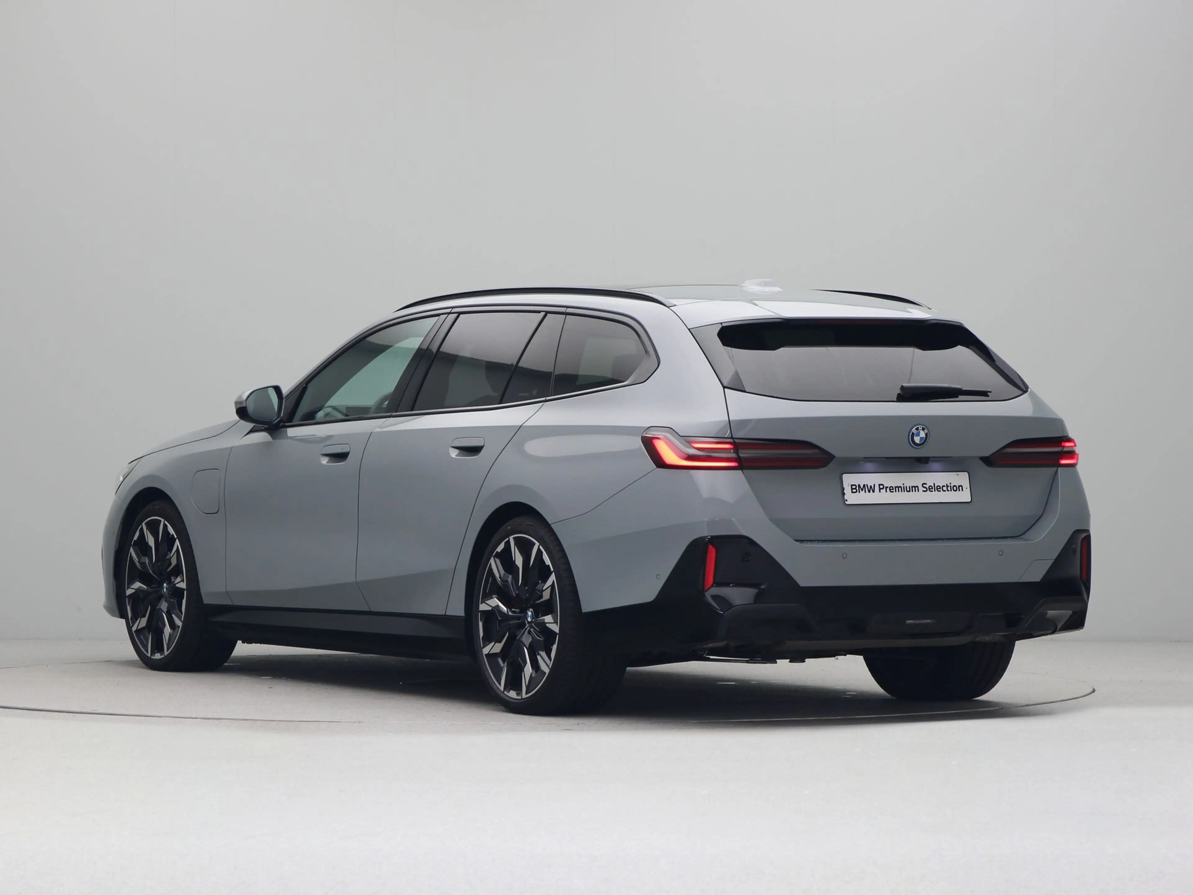 BMW 550 5 Serie 550e Touring xDrive M Sport Pro — photo 12