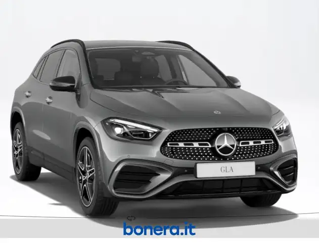 Mercedes-Benz Gla view 2