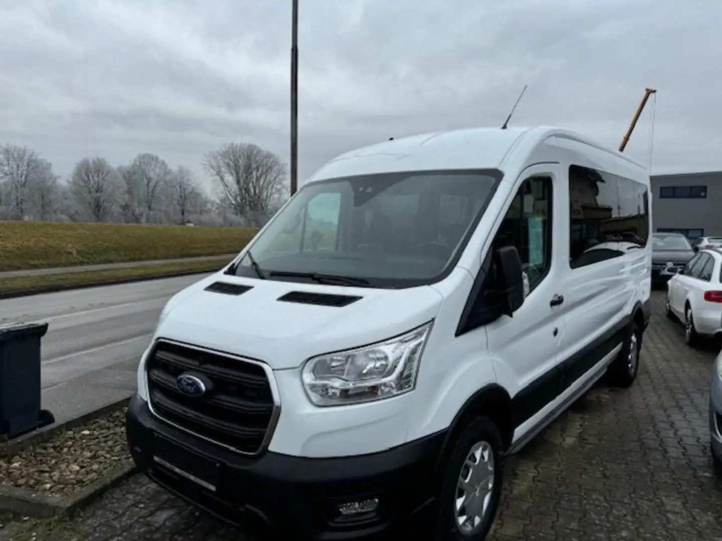 Ford Transit 350 L3H2 VA MH Trend 9-Sitzer Fehér - 1