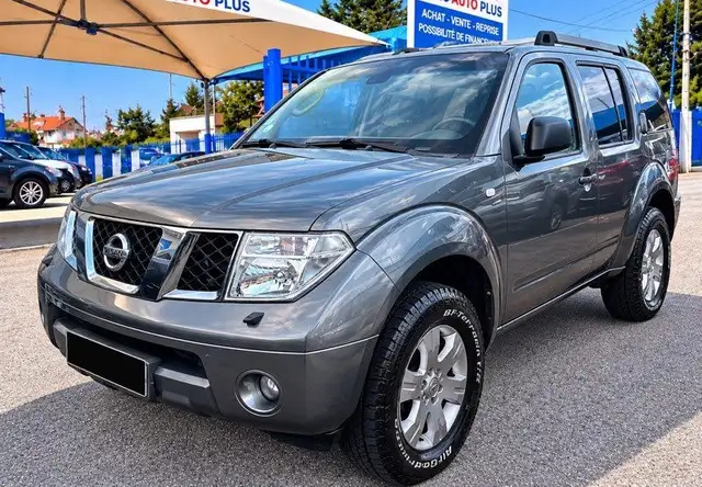 Nissan Pathfinder 2.5l DCI 7 PLACES