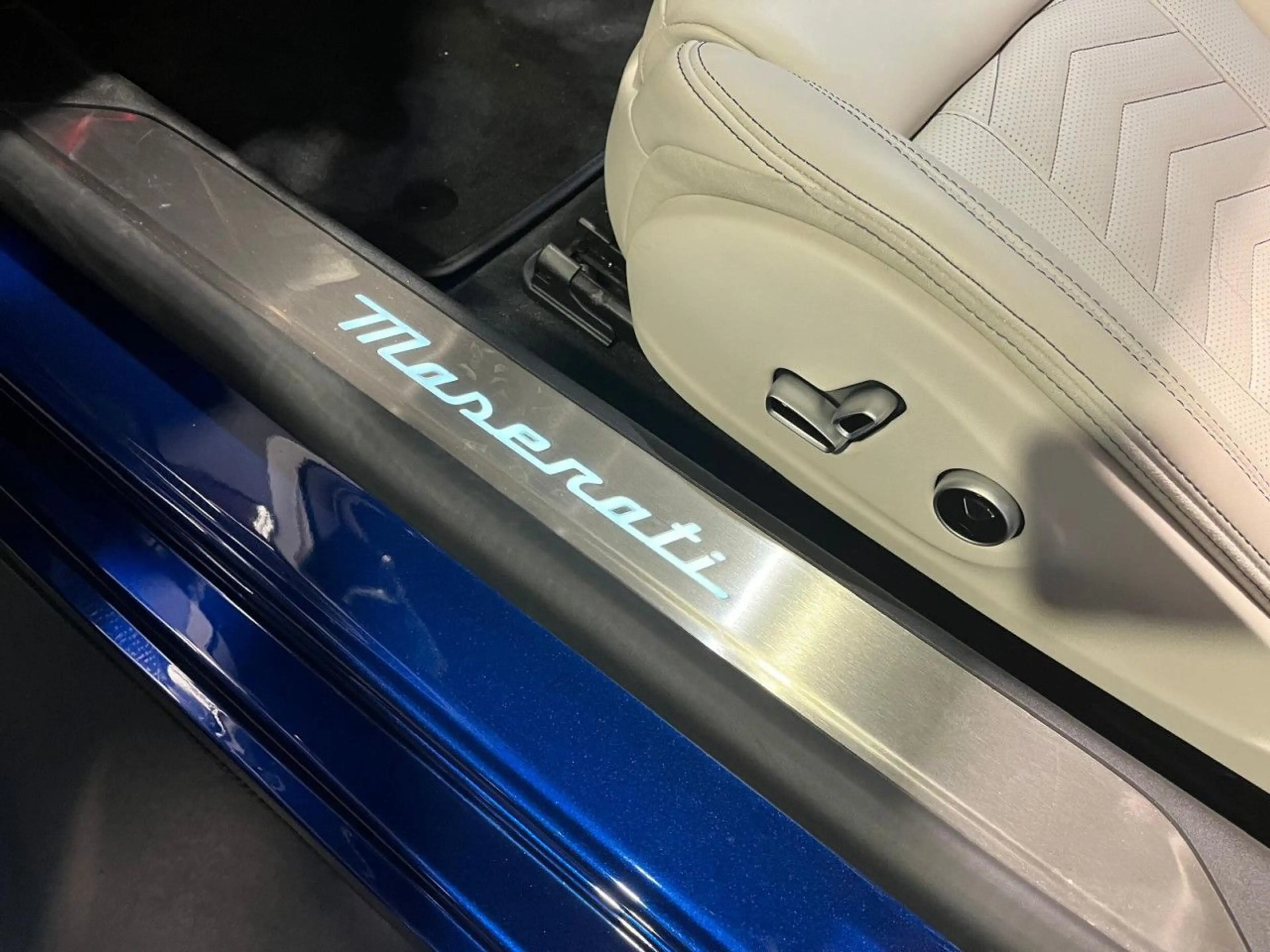 Maserati GranCabrio Trofeo+FUORISERIE+UPE 238.150,- — photo 12