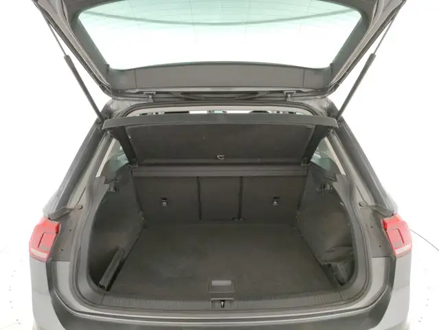 BMW 2 Series view 11