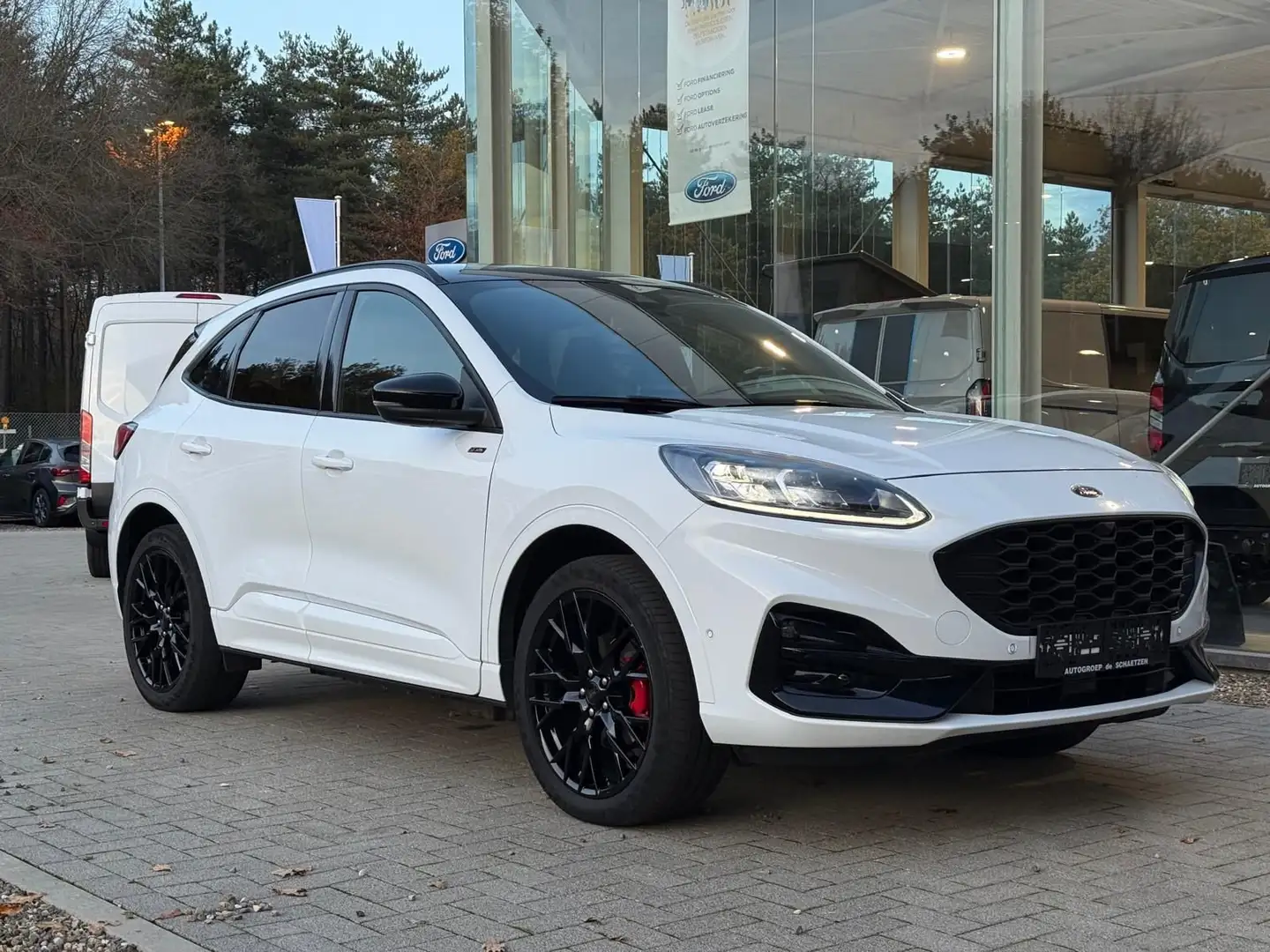 Ford Kuga ST-Line X PHEV AUT Blanco - 1