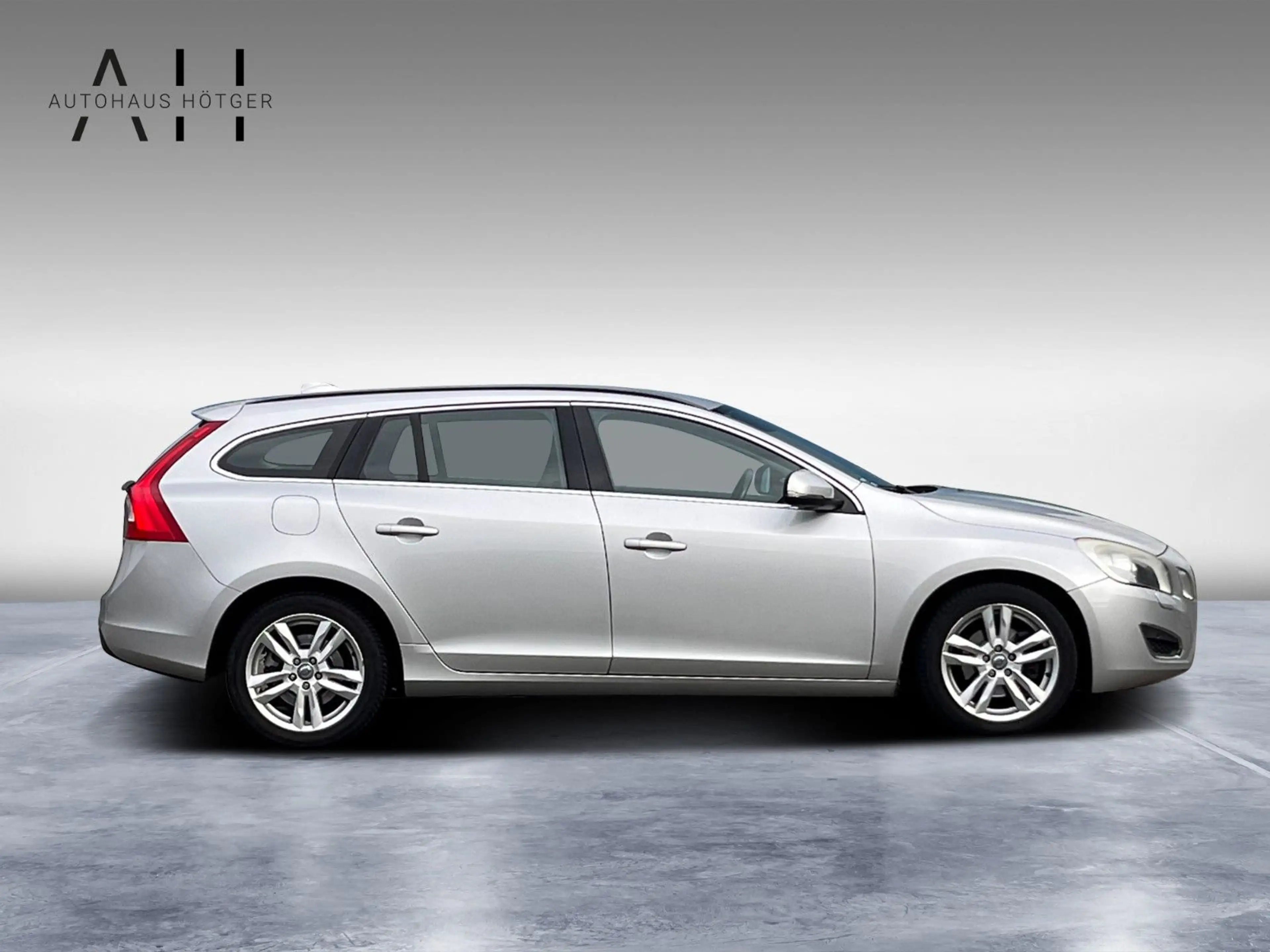Volvo V60 Kombi Momentum | Automatik | 163 PS | Navi — photo 4