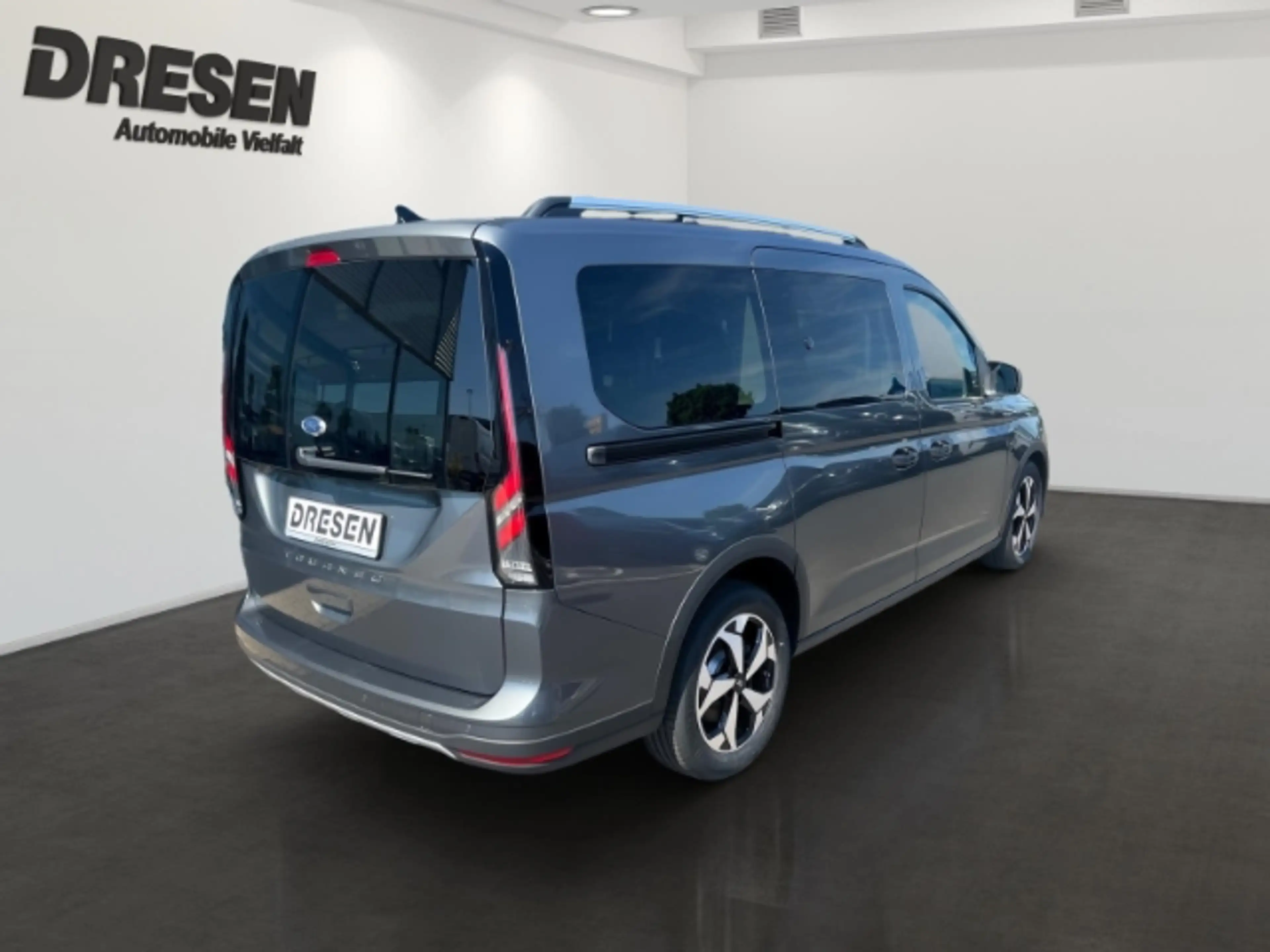 Ford Grand Tourneo Active 2.0 EcoBlue 122PS /7-Sitzer/Panorama — photo 4