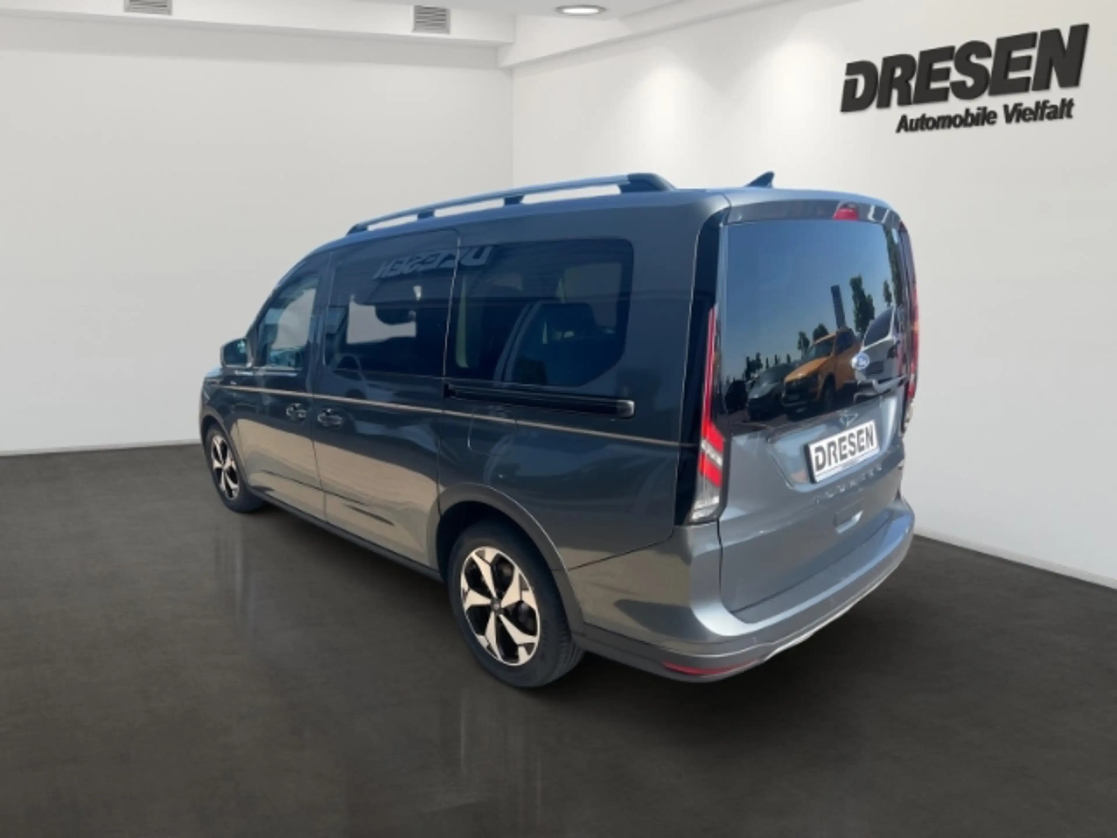 Ford Grand Tourneo Active 2.0 EcoBlue 122PS /7-Sitzer/Panorama — photo 5