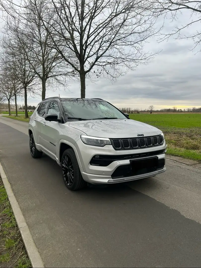 Jeep Compass 1.3 T4 4xe PLUG-IN HYBRID Automatik S Zilver - 1