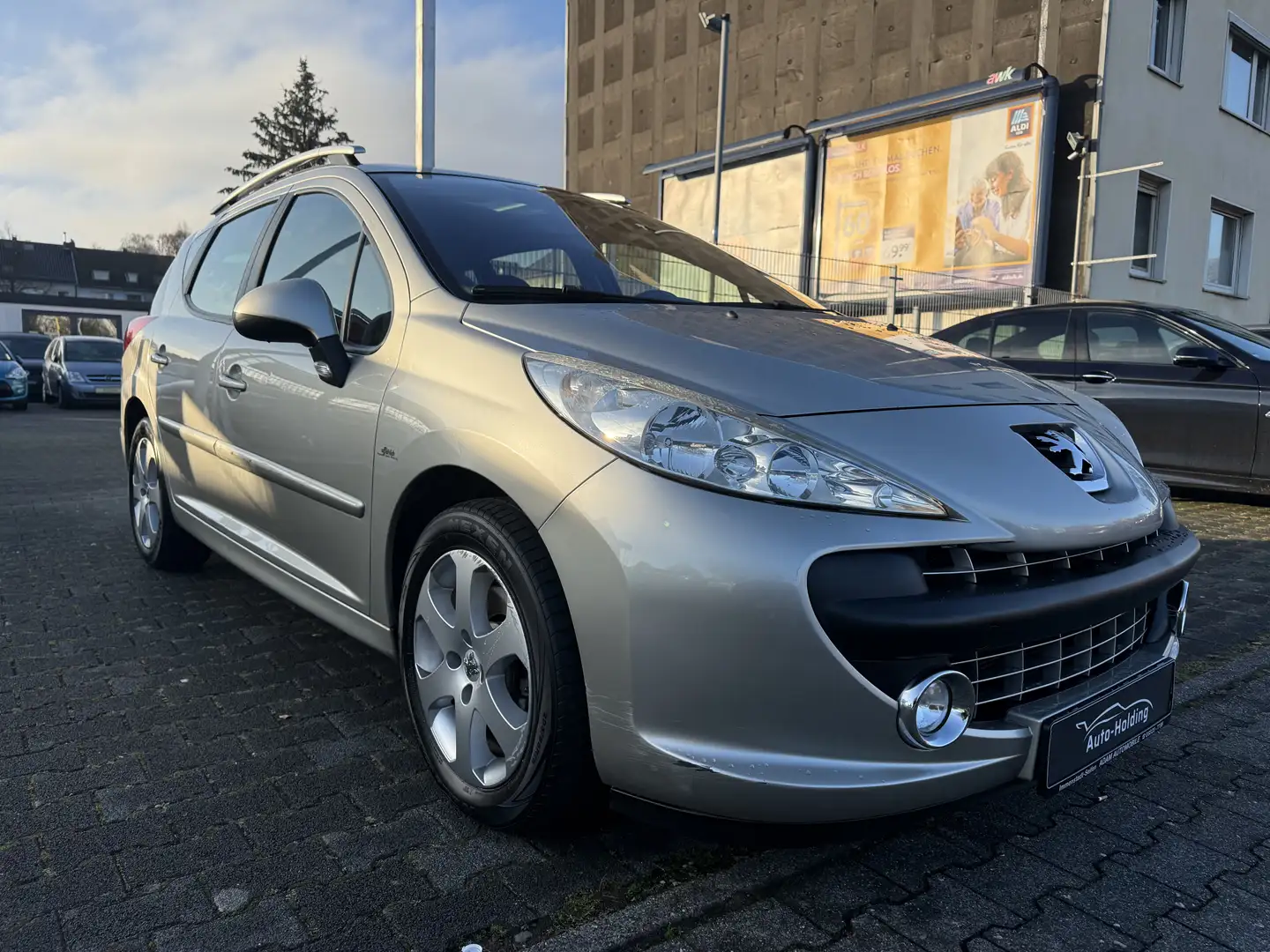 Peugeot 207 SW 120 VTi Automatik Sport PDC AHK Panoramadach Argent - 1