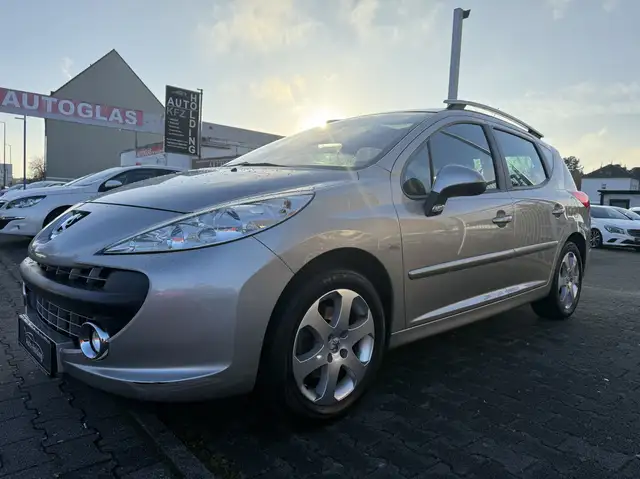 Peugeot 207 SW 120 VTi Automatik Sport PDC AHK Panoramadach