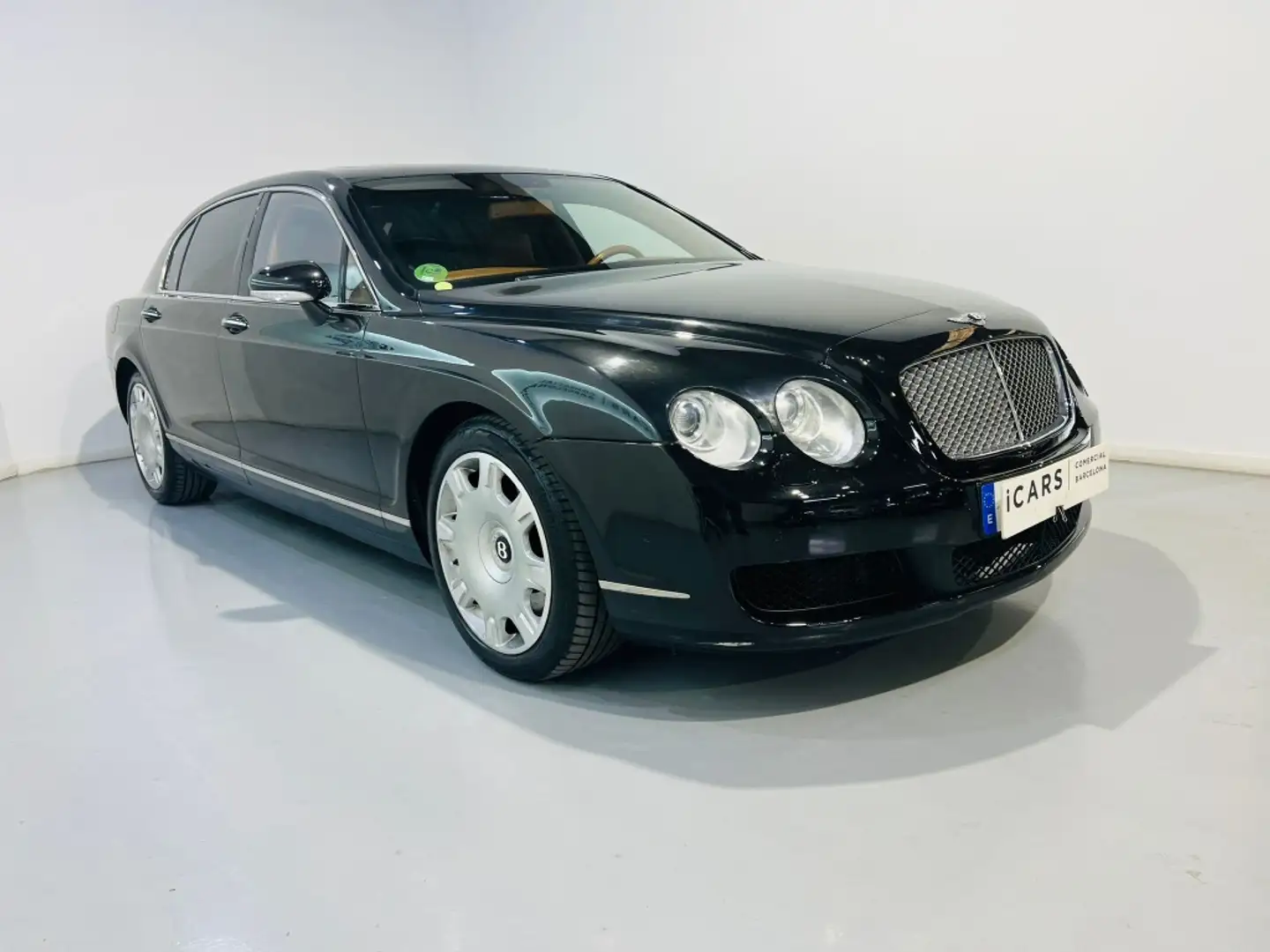 Bentley Continental Flying Spur Aut. crna - 2