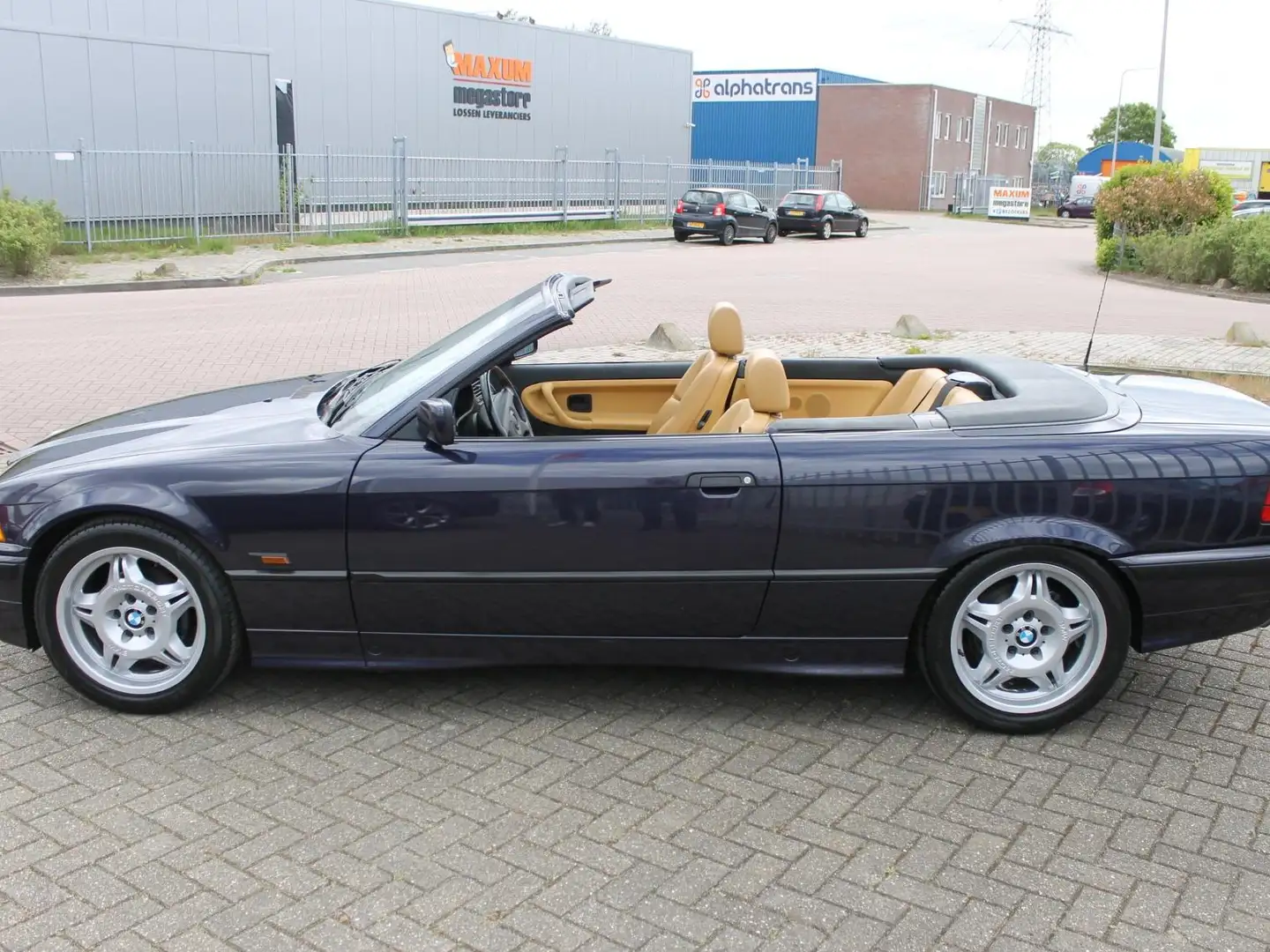 BMW 325 Cabrio Blauw - 2