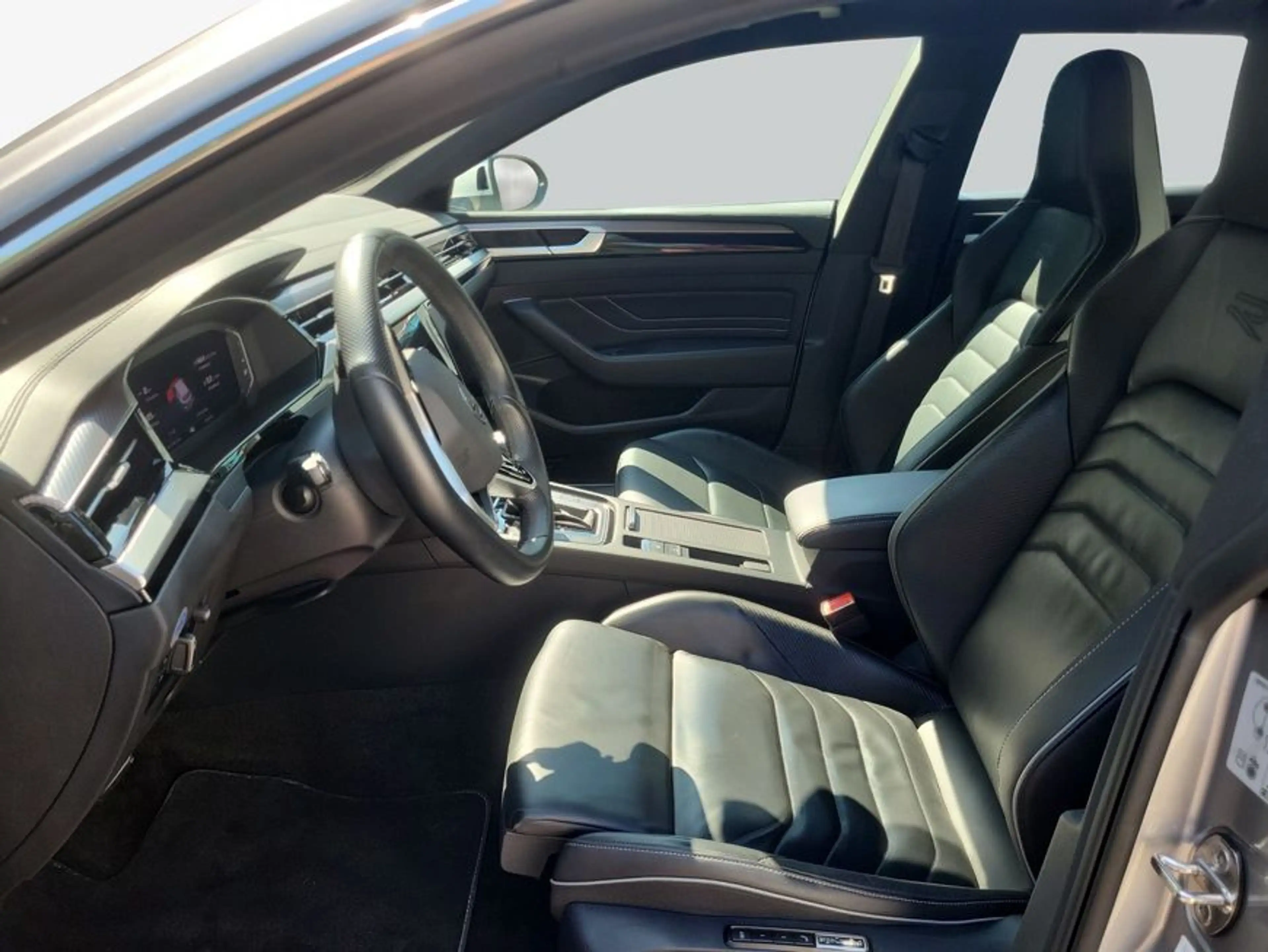Volkswagen Arteon Shootingbrake 1.4 TSI eHybrid DSG R-Line AH — photo 11