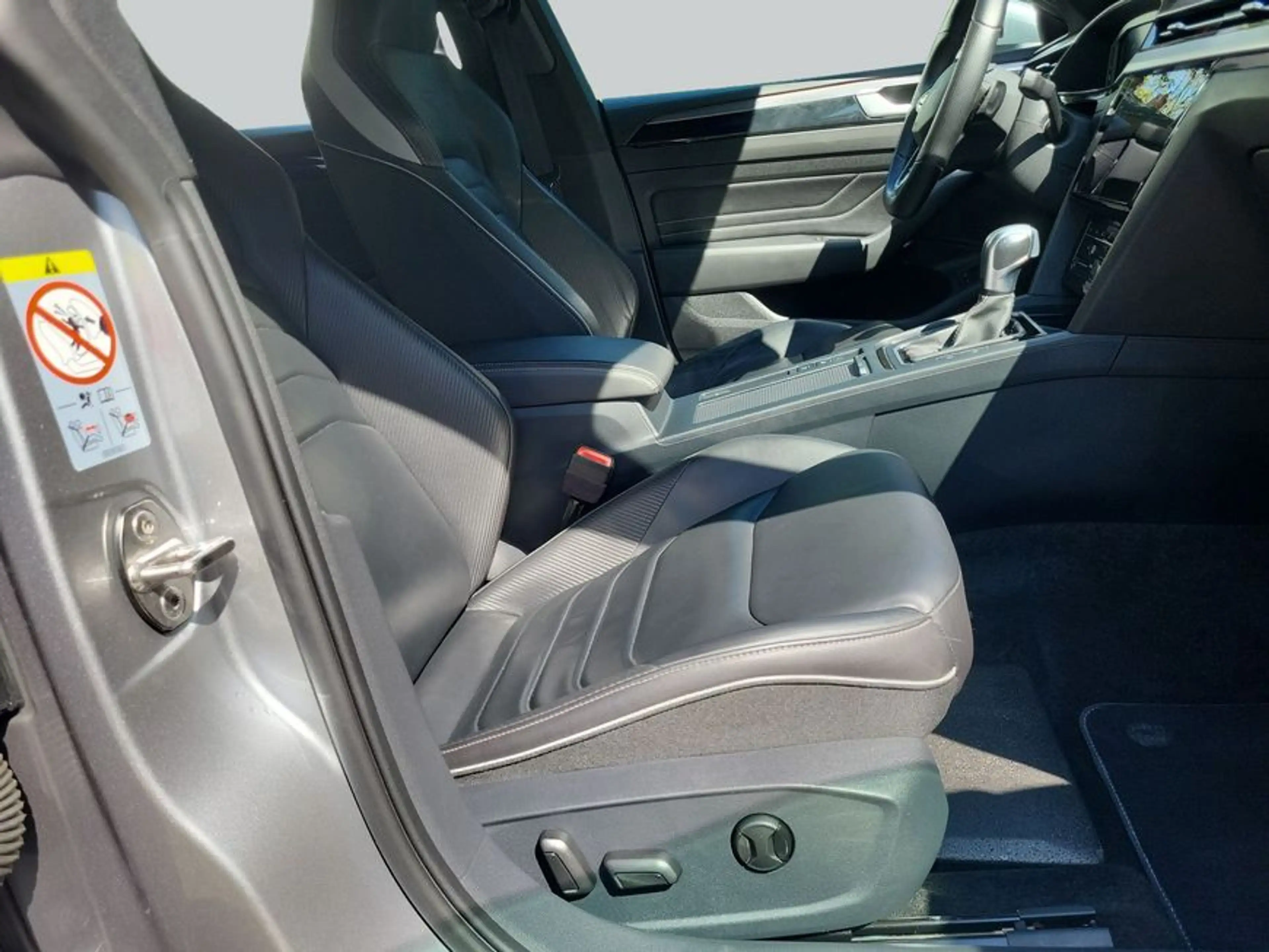 Volkswagen Arteon Shootingbrake 1.4 TSI eHybrid DSG R-Line AH — photo 13