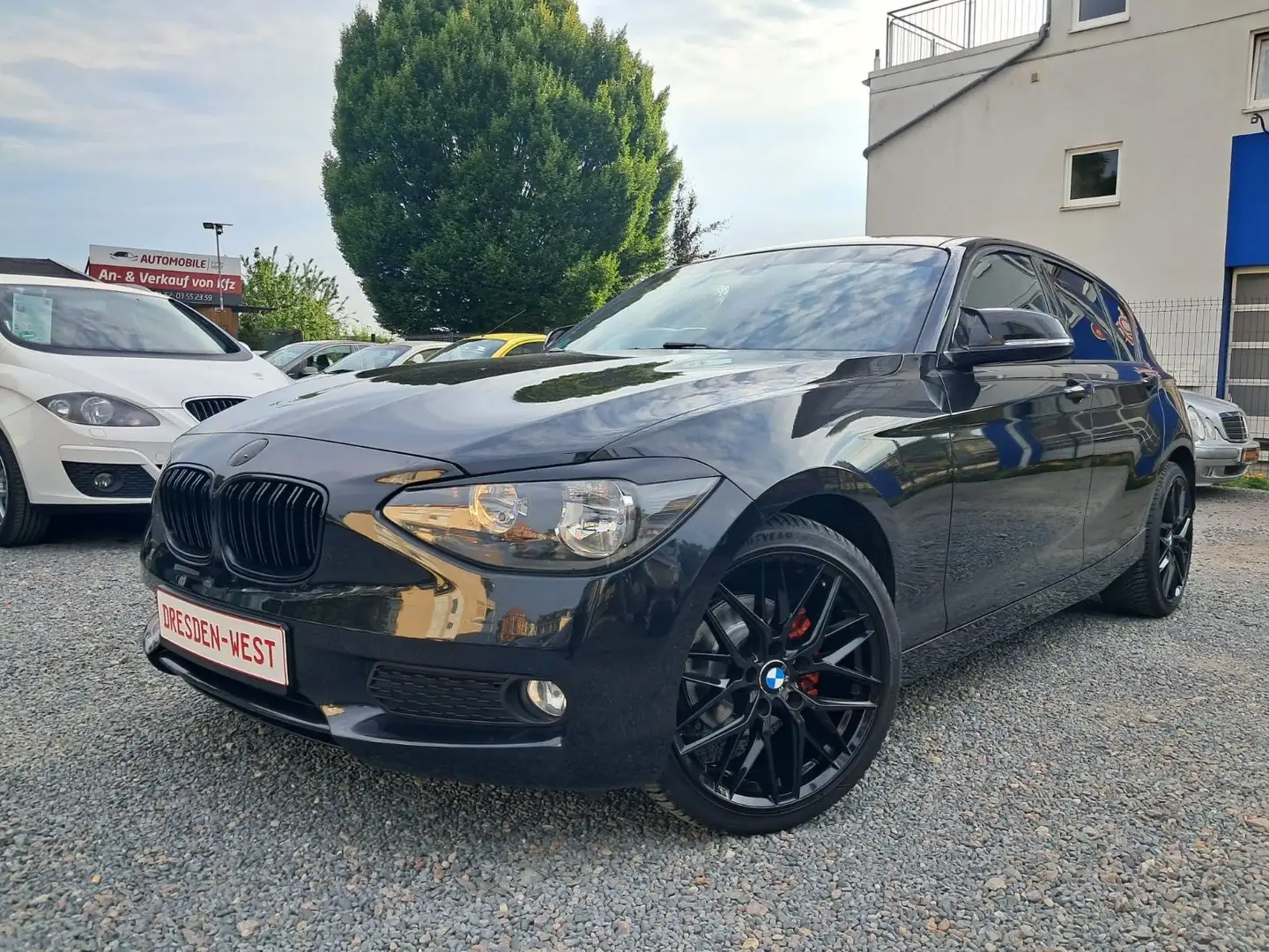 BMW 116 Baureihe 1 Lim. 5-trg. 116 i Black - 1
