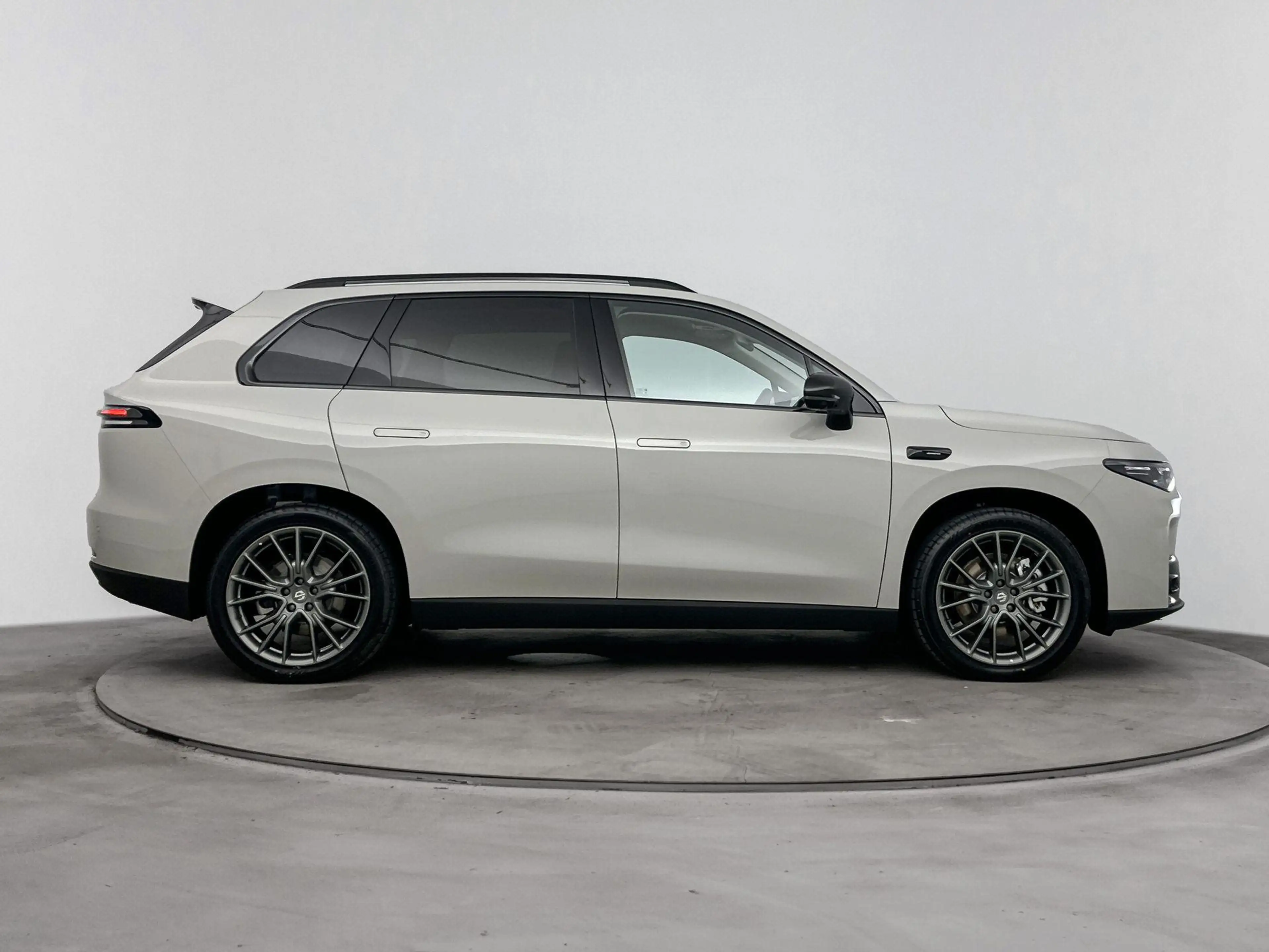 Leapmotor C10 Design ProMax AWD 81.9 kWh | 600 pk | Panoramadak — photo 11