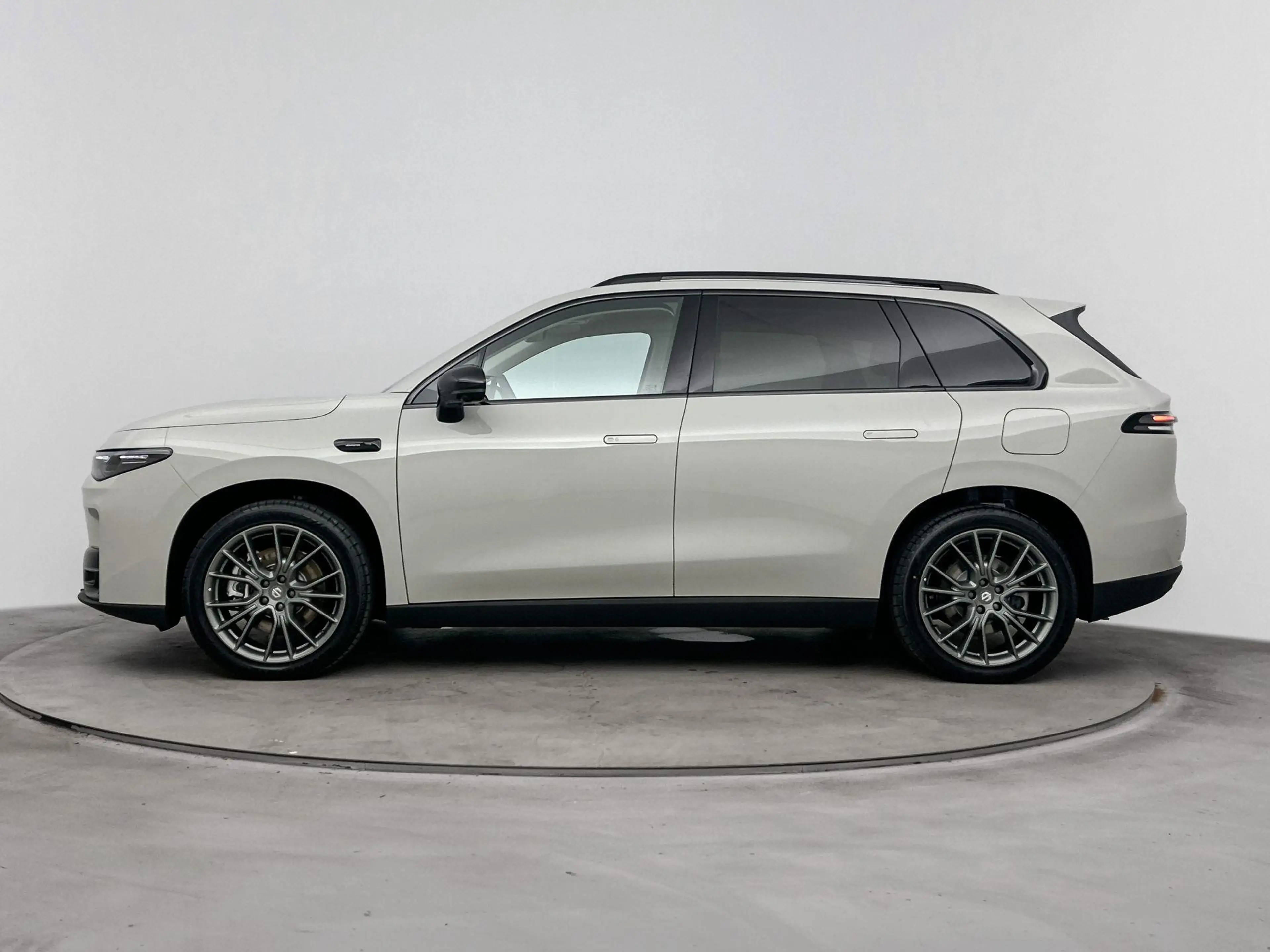 Leapmotor C10 Design ProMax AWD 81.9 kWh | 600 pk | Panoramadak — photo 2