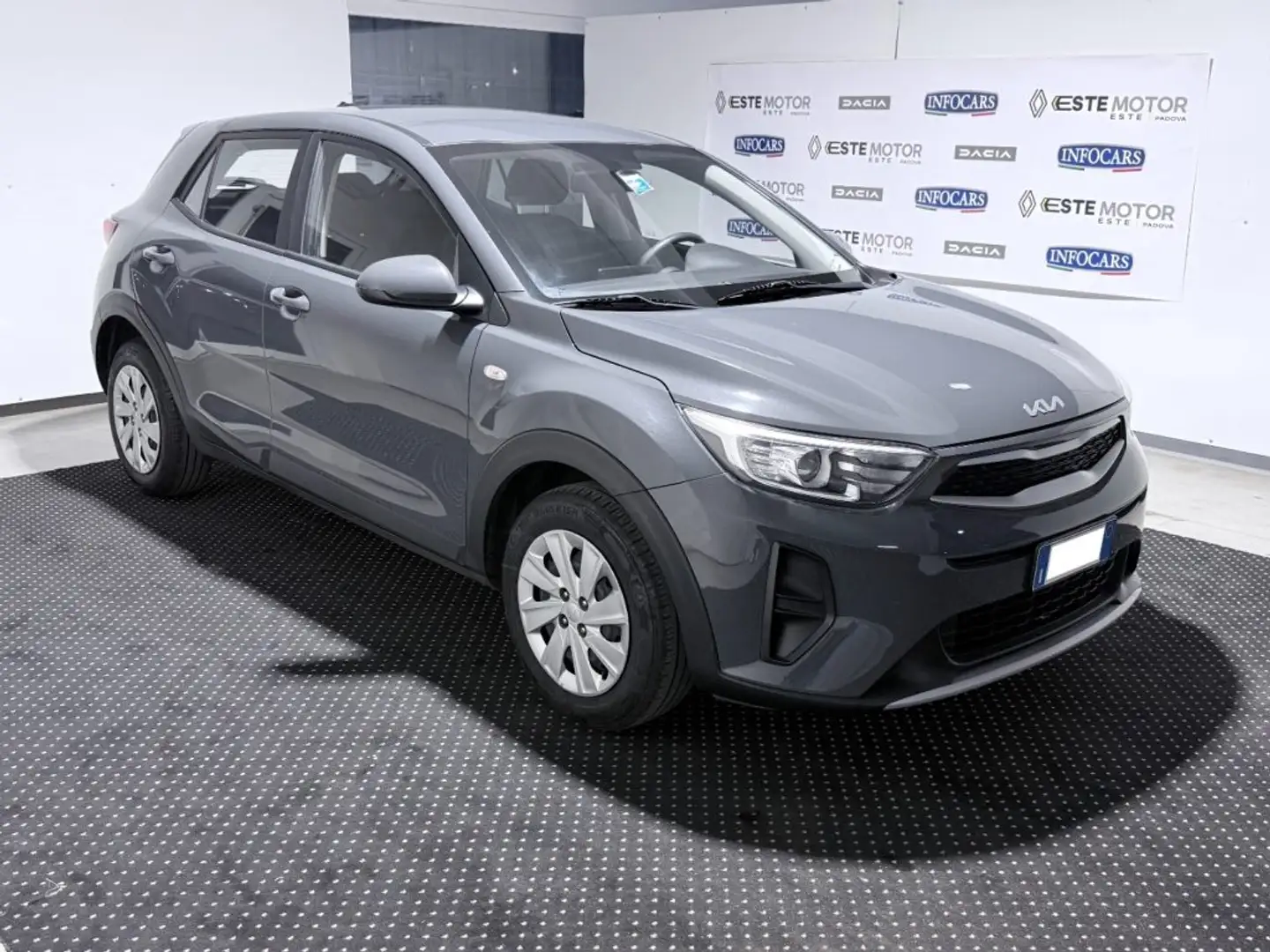 Kia Stonic 1.2 84 cv Urban - PROMO Gris - 1