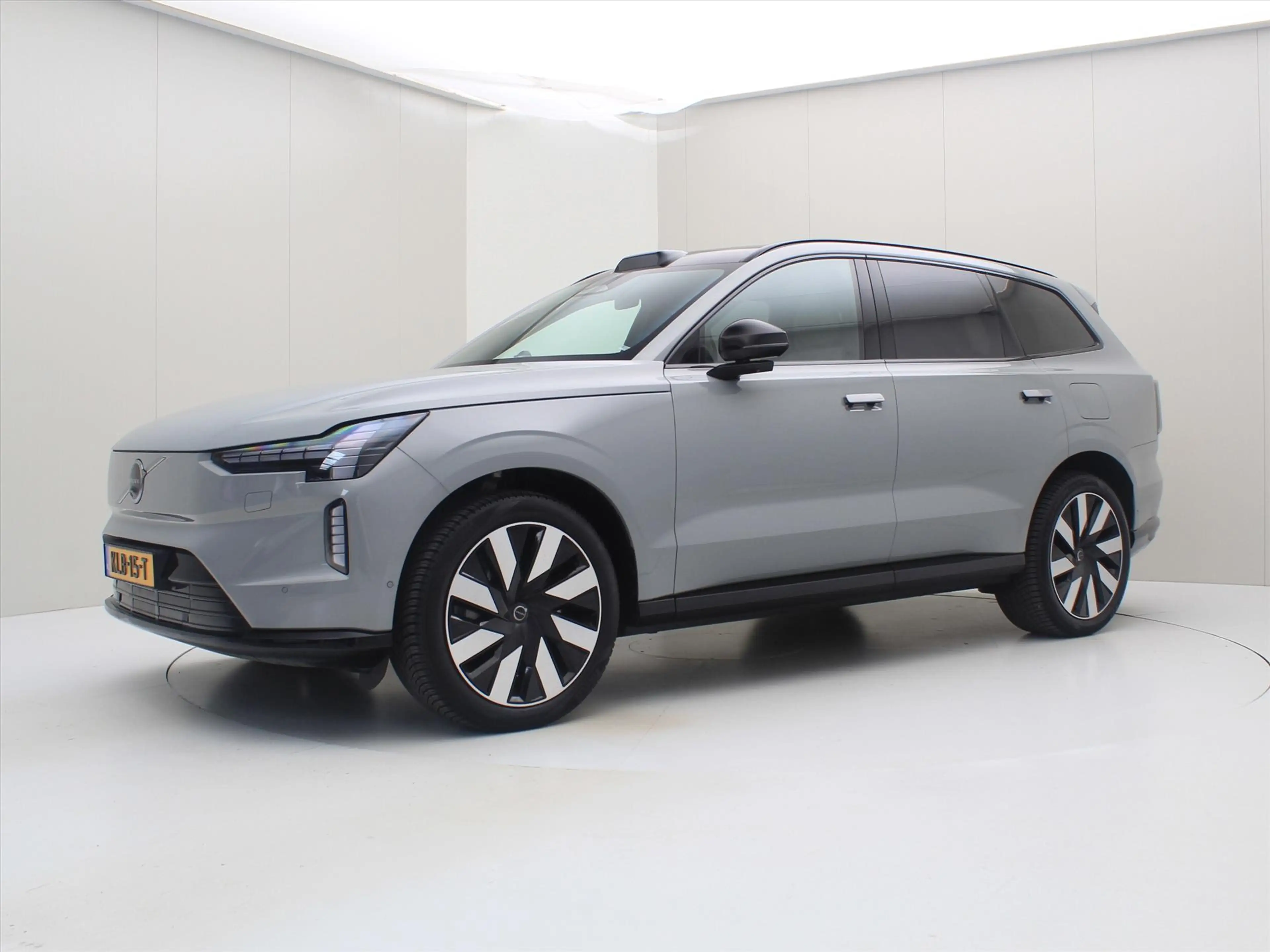 Volvo EX90 Twin Motor Performance 517pk 7P Ultra [ LUCHTVERIN — photo 7
