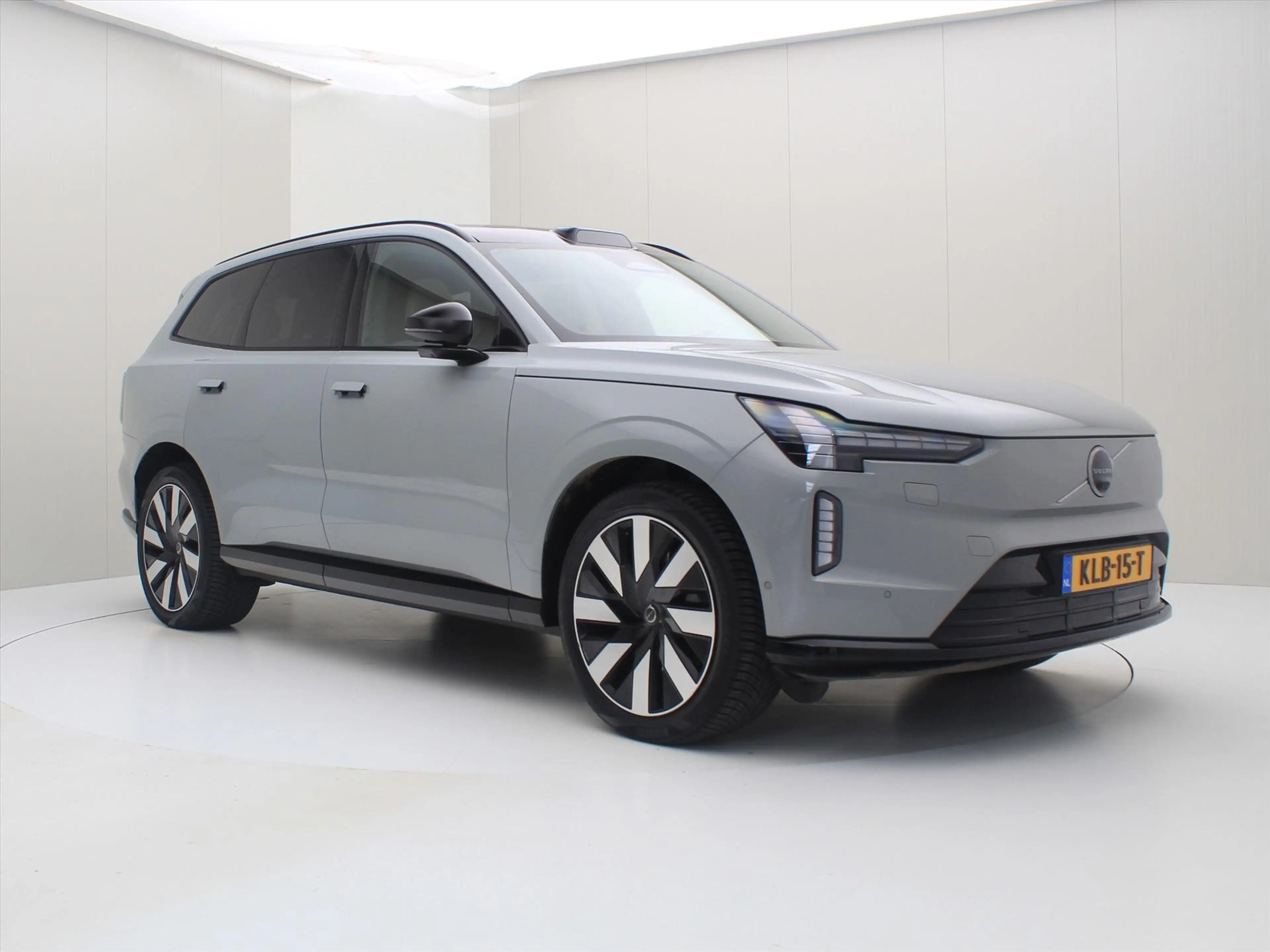 Volvo EX90 Twin Motor Performance 517pk 7P Ultra [ LUCHTVERIN — photo 4