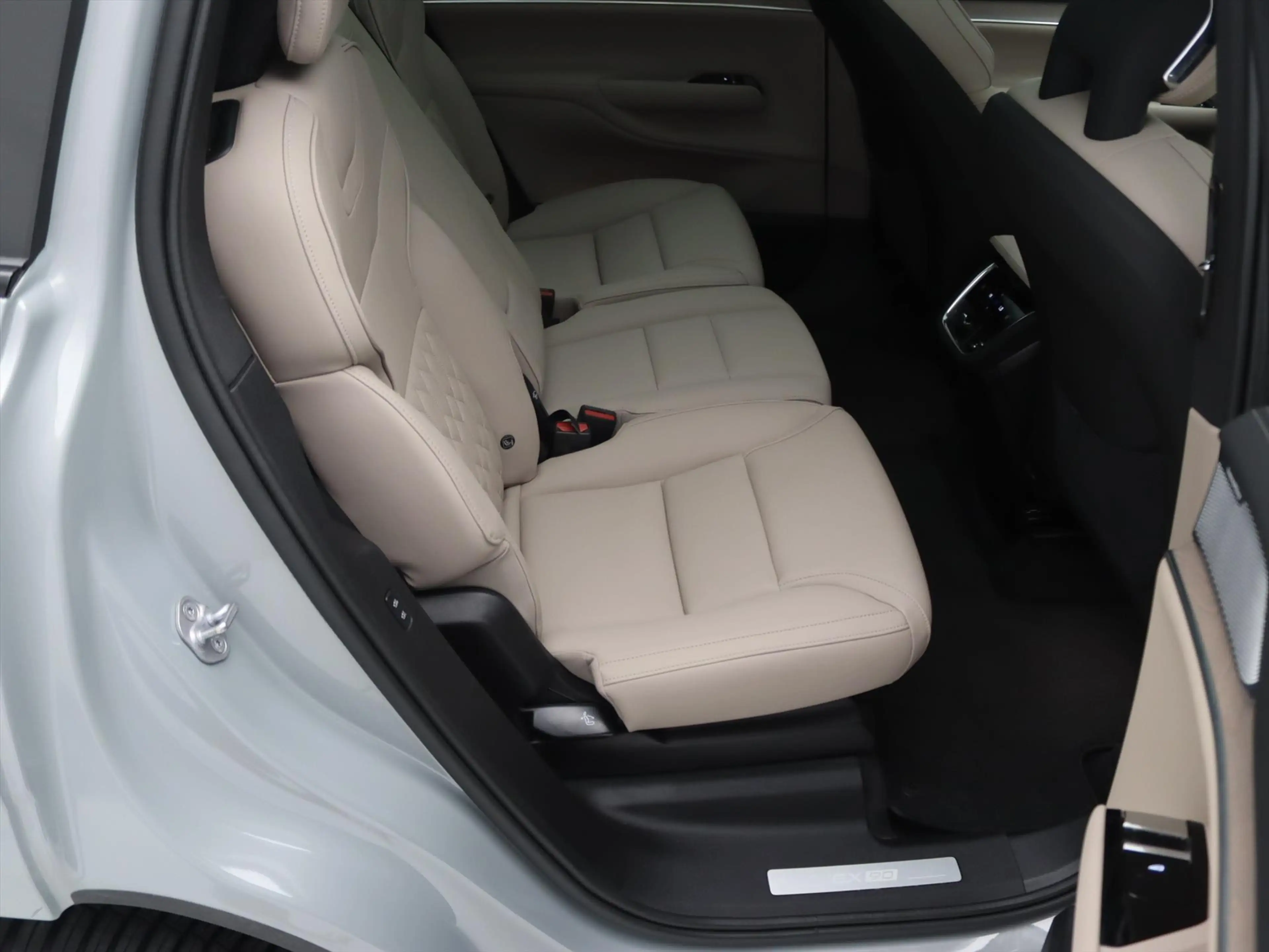 Volvo EX90 Twin Motor Performance 517pk 7P Ultra [ LUCHTVERIN — photo 15