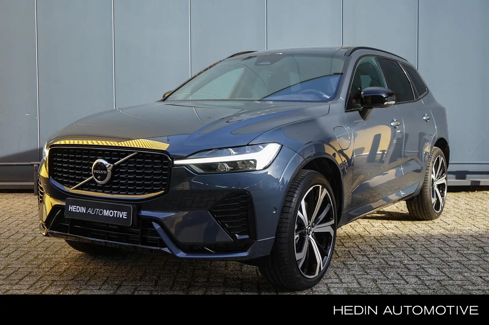 Volvo XC60 2.0 T6 Plug-in hybrid AWD Plus Dark | Harman/Kardo Azul - 1