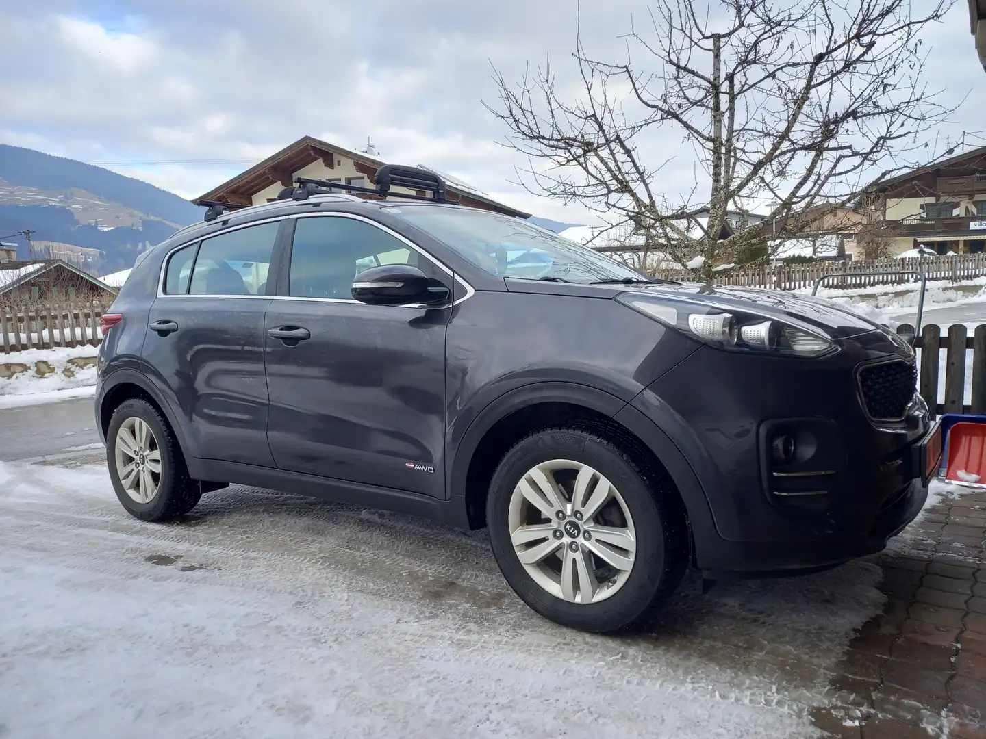 Kia Sportage 2,0 CRDI AWD Silber Grau - 2