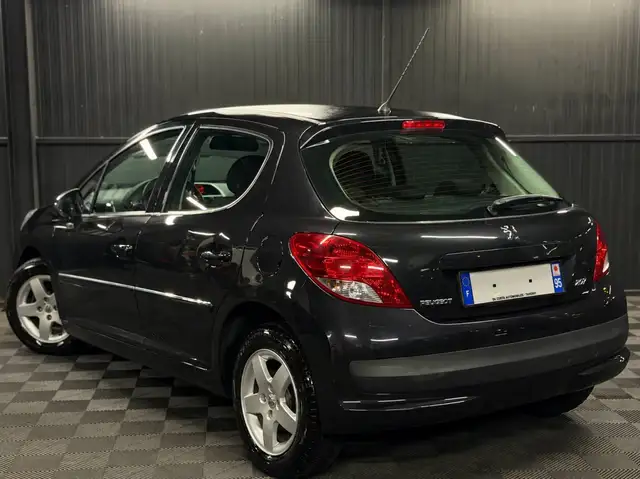 Peugeot 207 view 6