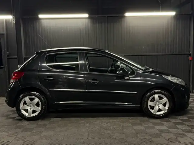 Peugeot 207 view 2