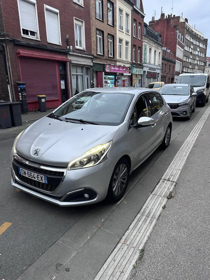 Peugeot 208 1.6 BlueHDi 100ch S&S BVM5 Allure - 2