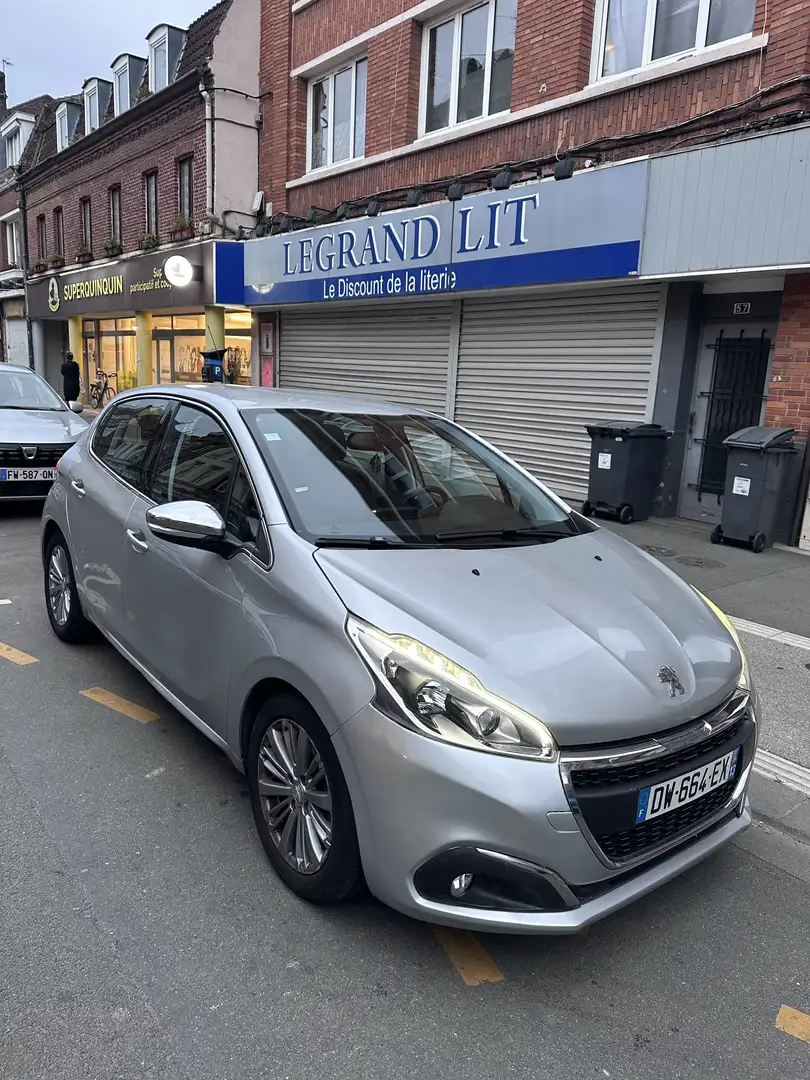 Peugeot 208 1.6 BlueHDi 100ch S&S BVM5 Allure - 1