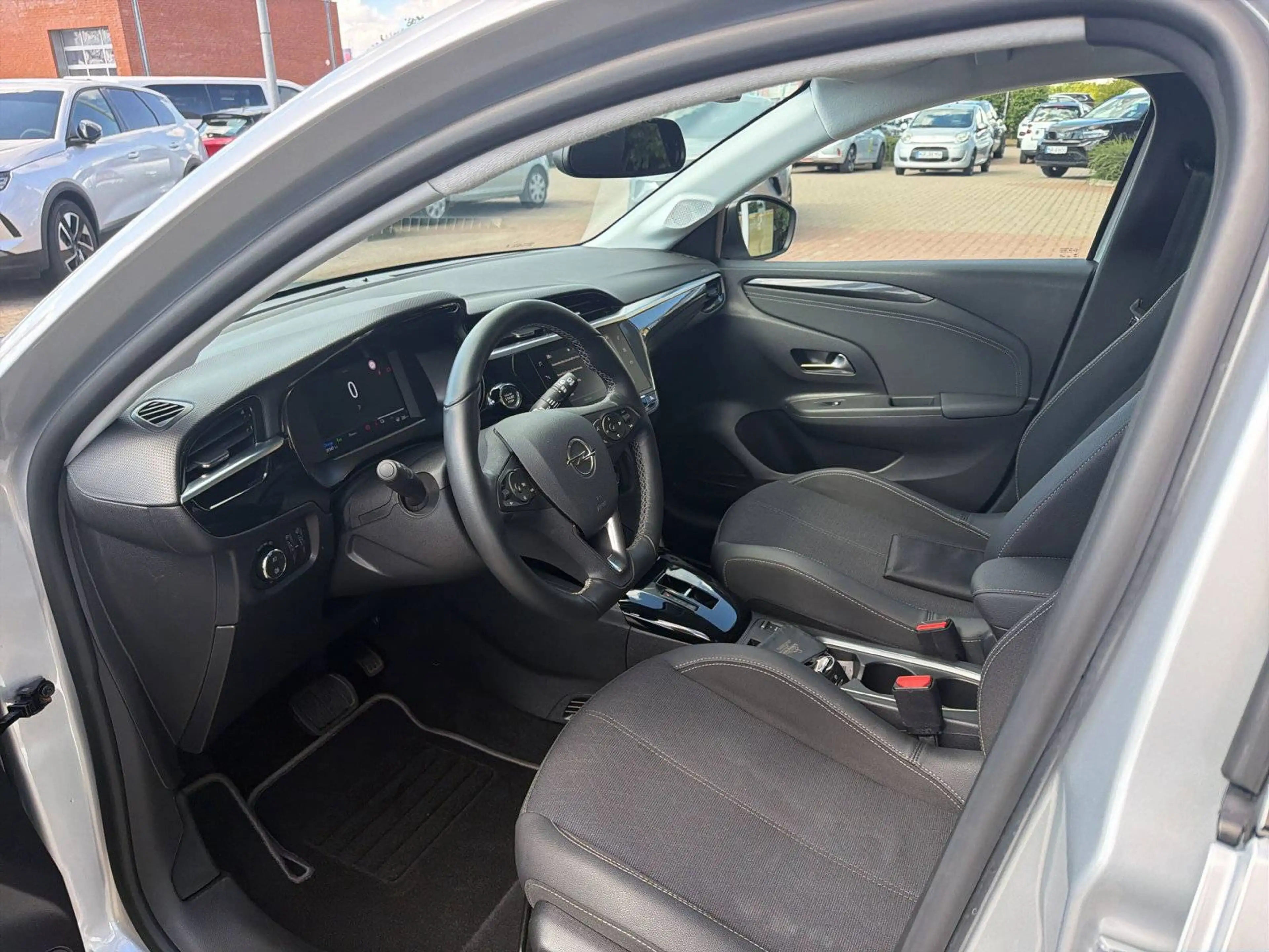 Opel Corsa-e Elegance — photo 11