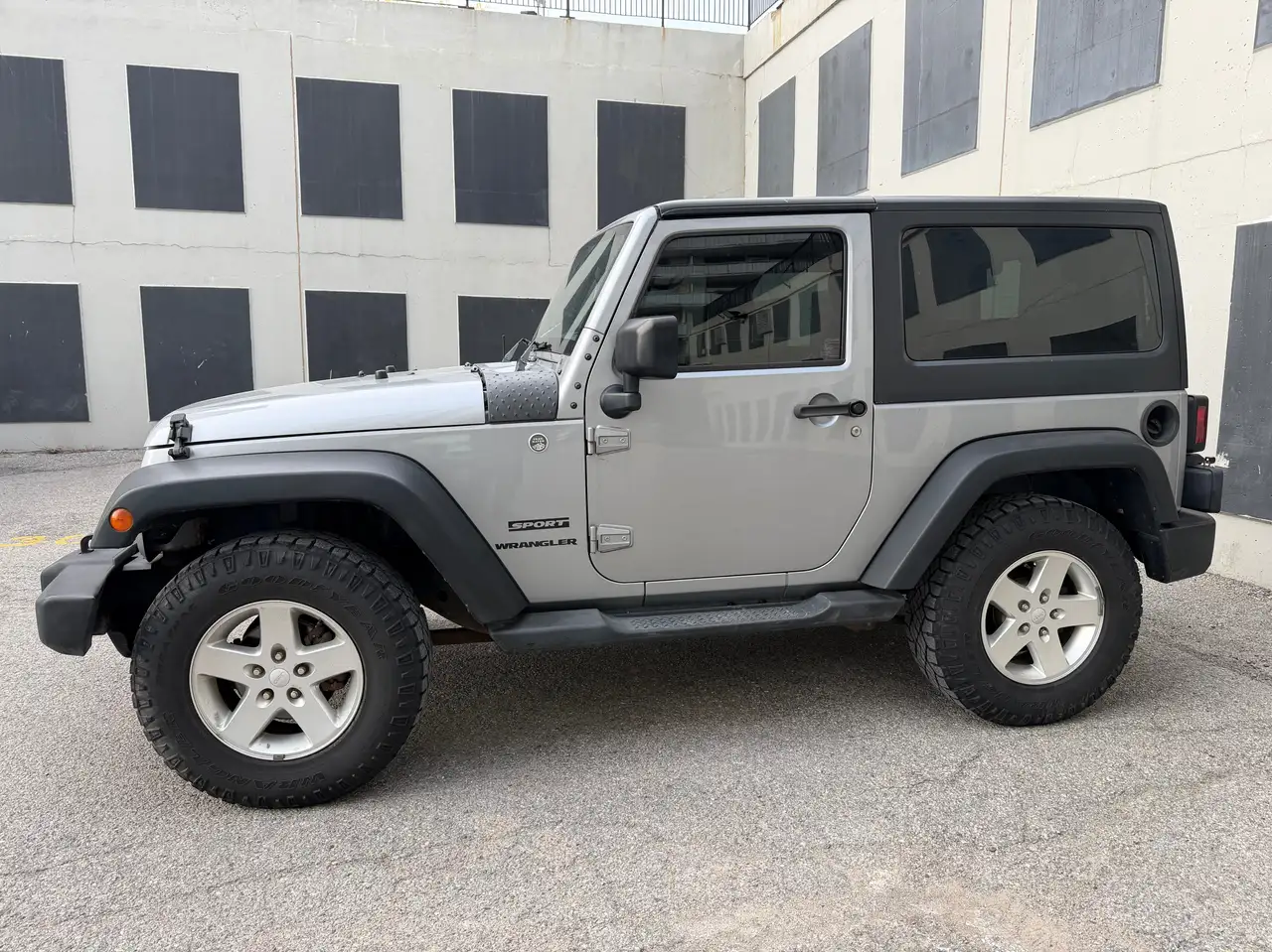 Jeep Wrangler снимка Jeep Wrangler
