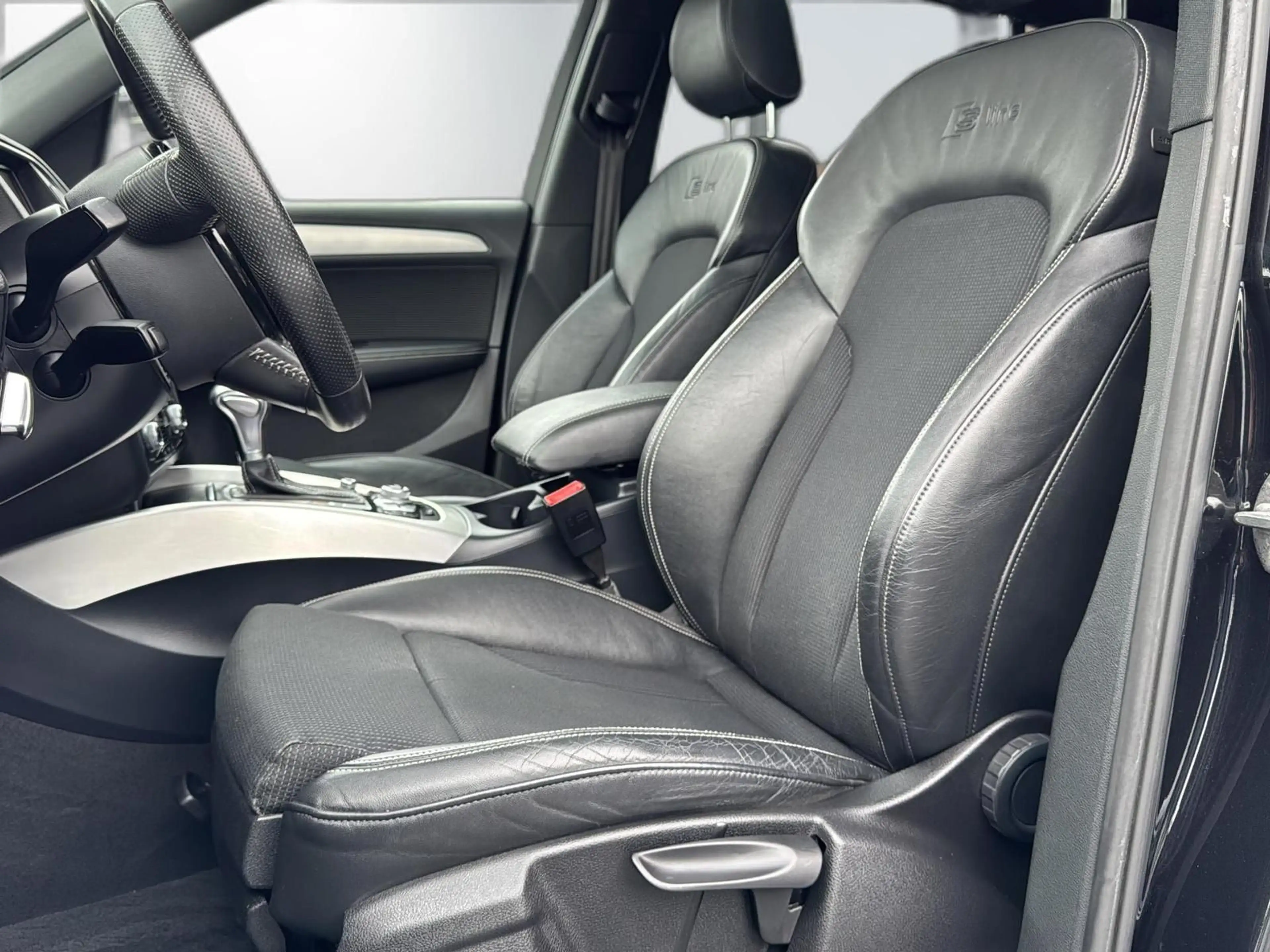 Audi Q5 2.0TDi quattro S-Line Pano StHz R.-Kamera AHK — photo 9
