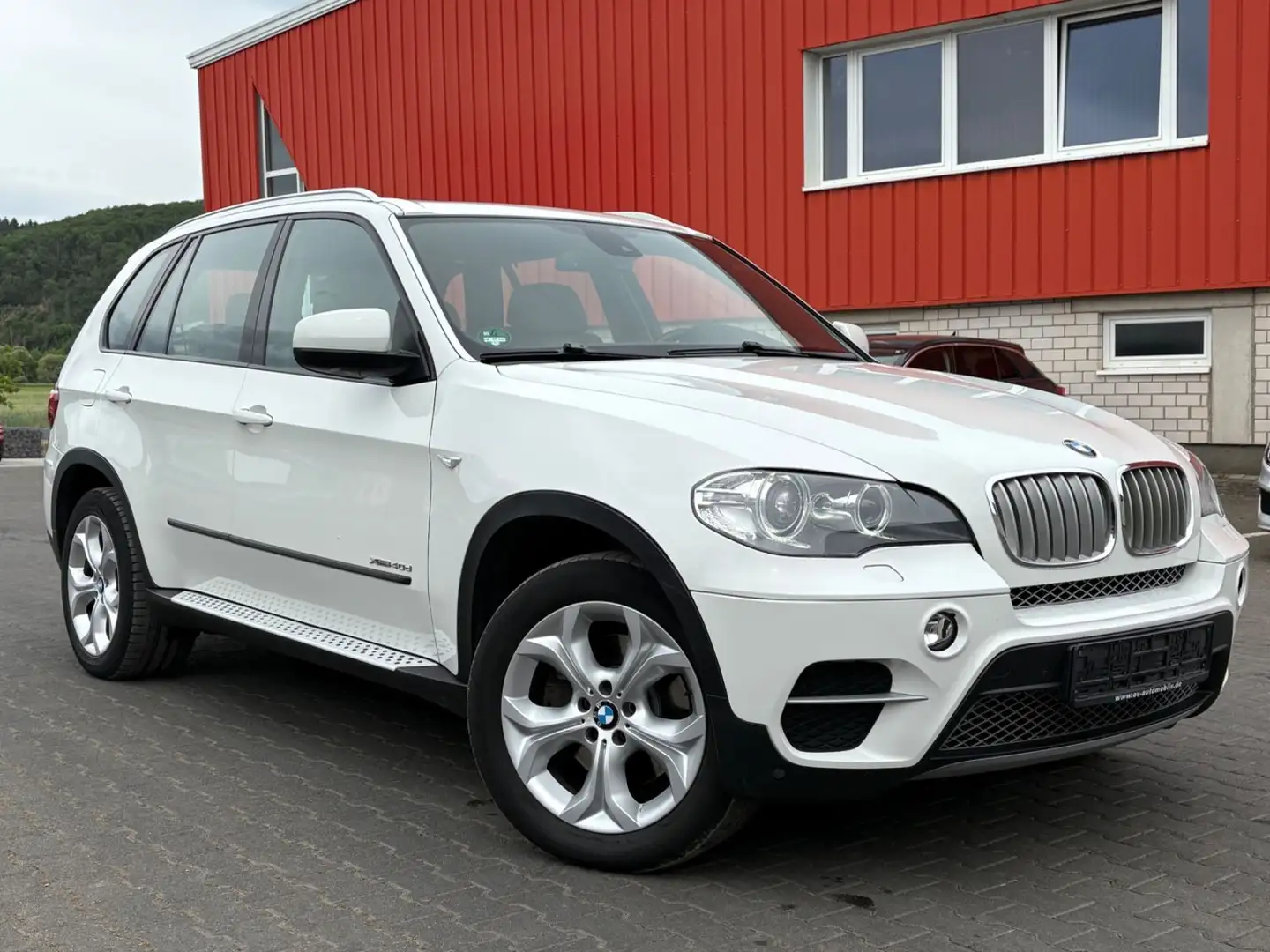 BMW X5 xDrive40d 7Sitzer Navi Pano Viel Neuteil 10.000e Blanc - 1