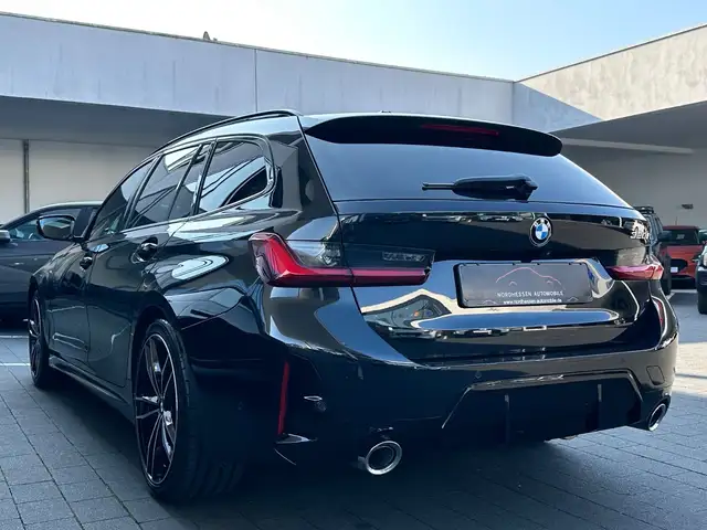BMW 3 Series view 3