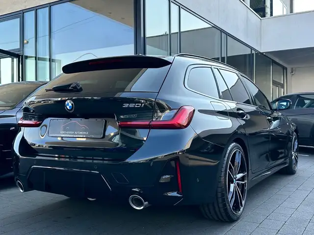 BMW 3 Series view 4