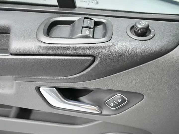 Ford Transit Custom 2023, foto 9