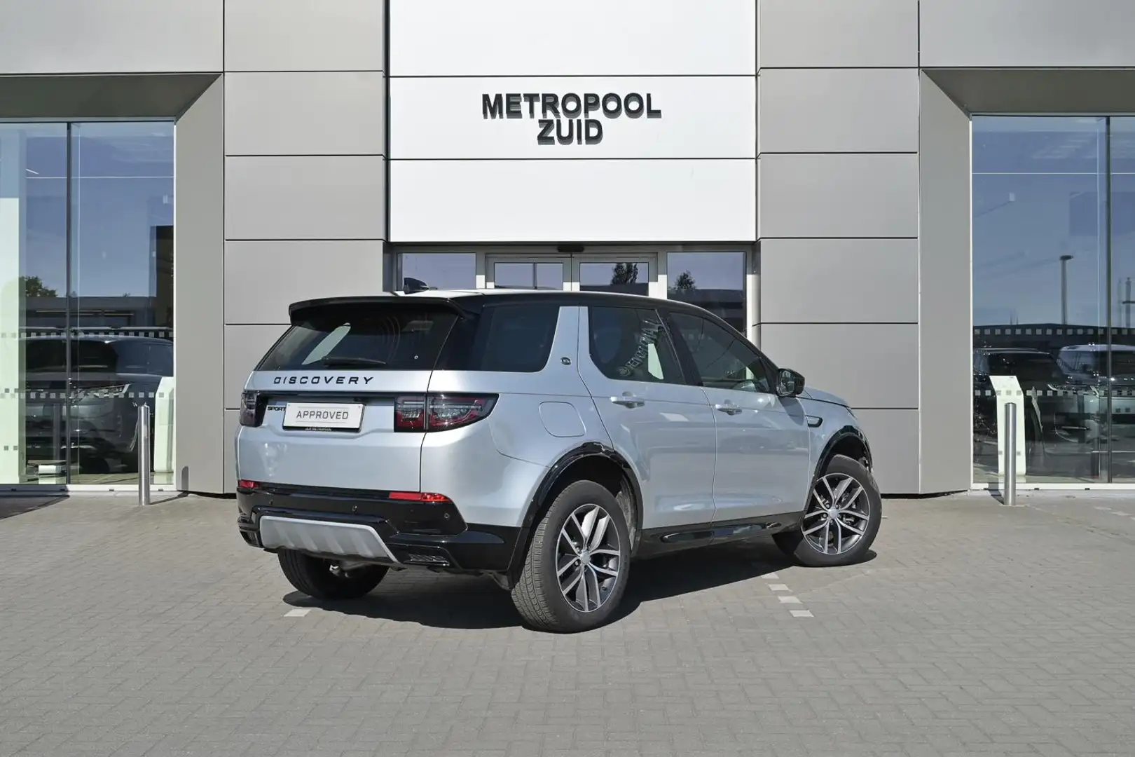 Land Rover Discovery Sport P300e PHEV Dynamic SE Grijs - 2