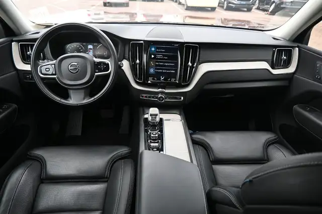 Volvo XC60 view 13