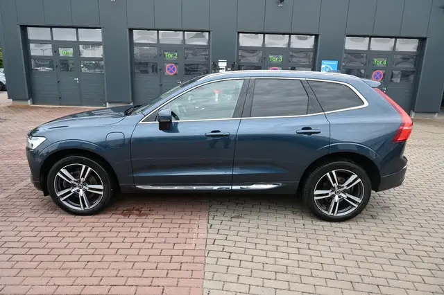 Volvo XC60 main image