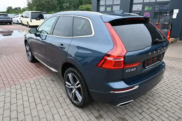 Volvo XC60 view 11