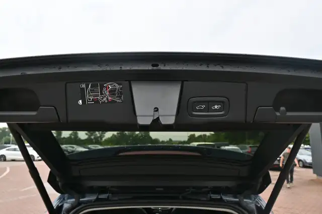 Volvo XC60 view 9