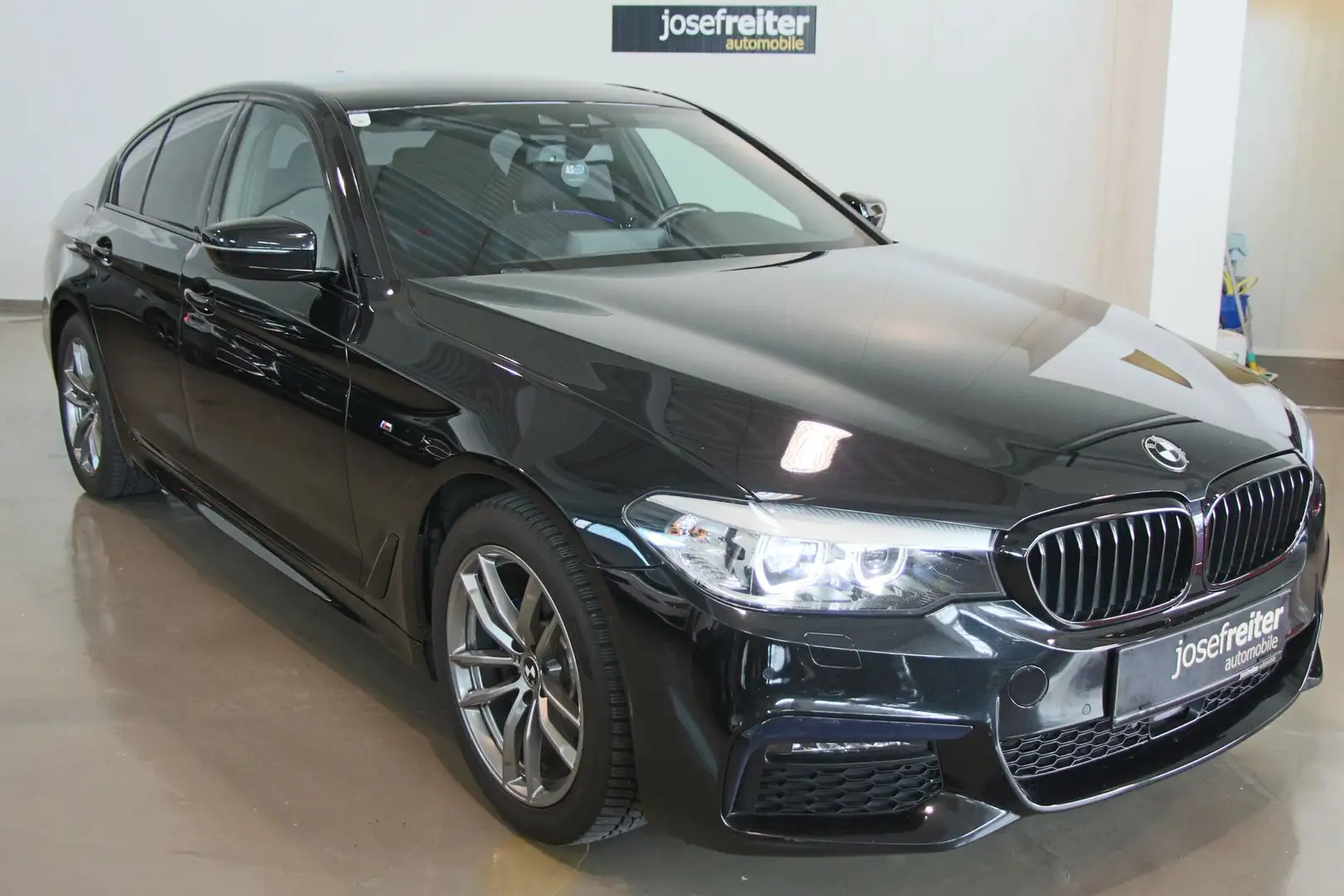 BMW 520 d M SPORT Mild Hybrid Aut. Noir - 1