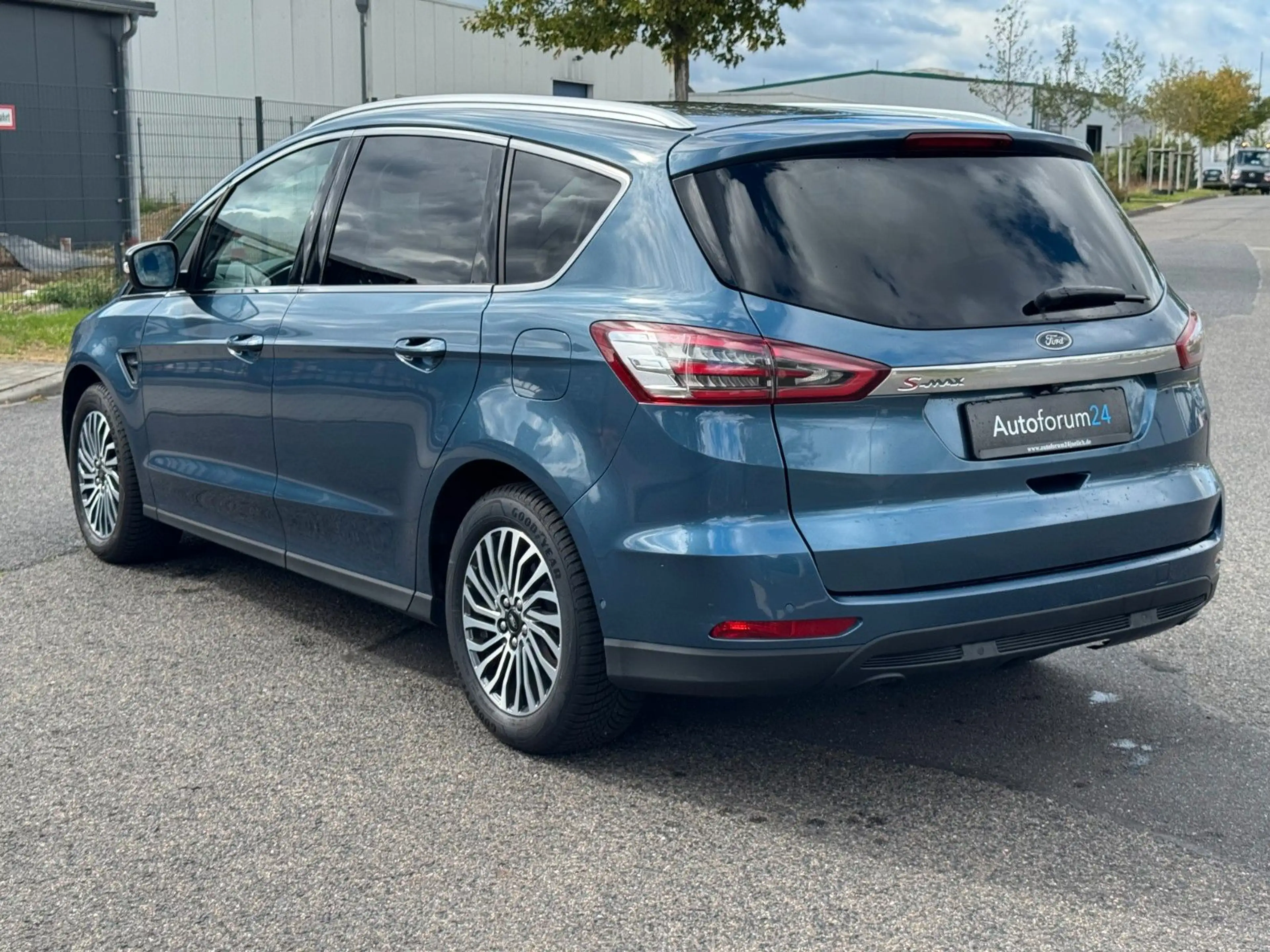 Ford S-Max Titanium*Autom.*Navi*7-Sitz*Kamera*SHZ* — photo 3